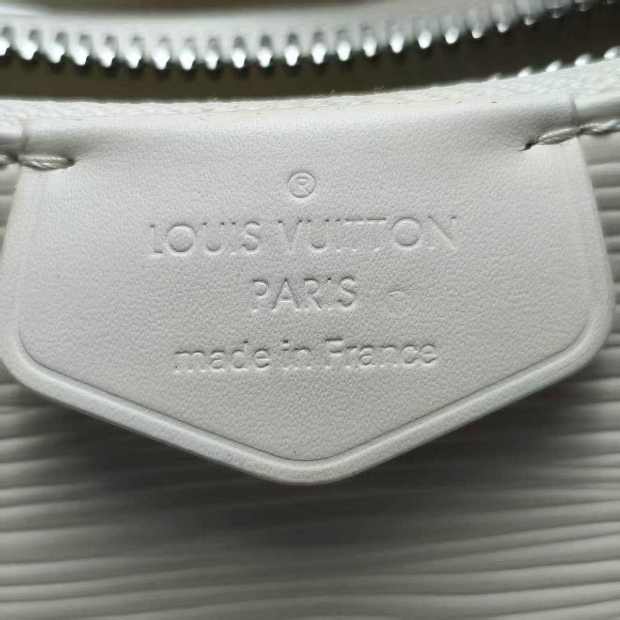 【*Shipped from: China*】LOUIS VUITTON Easy Pouch Leather Shoulder Bag — view 7