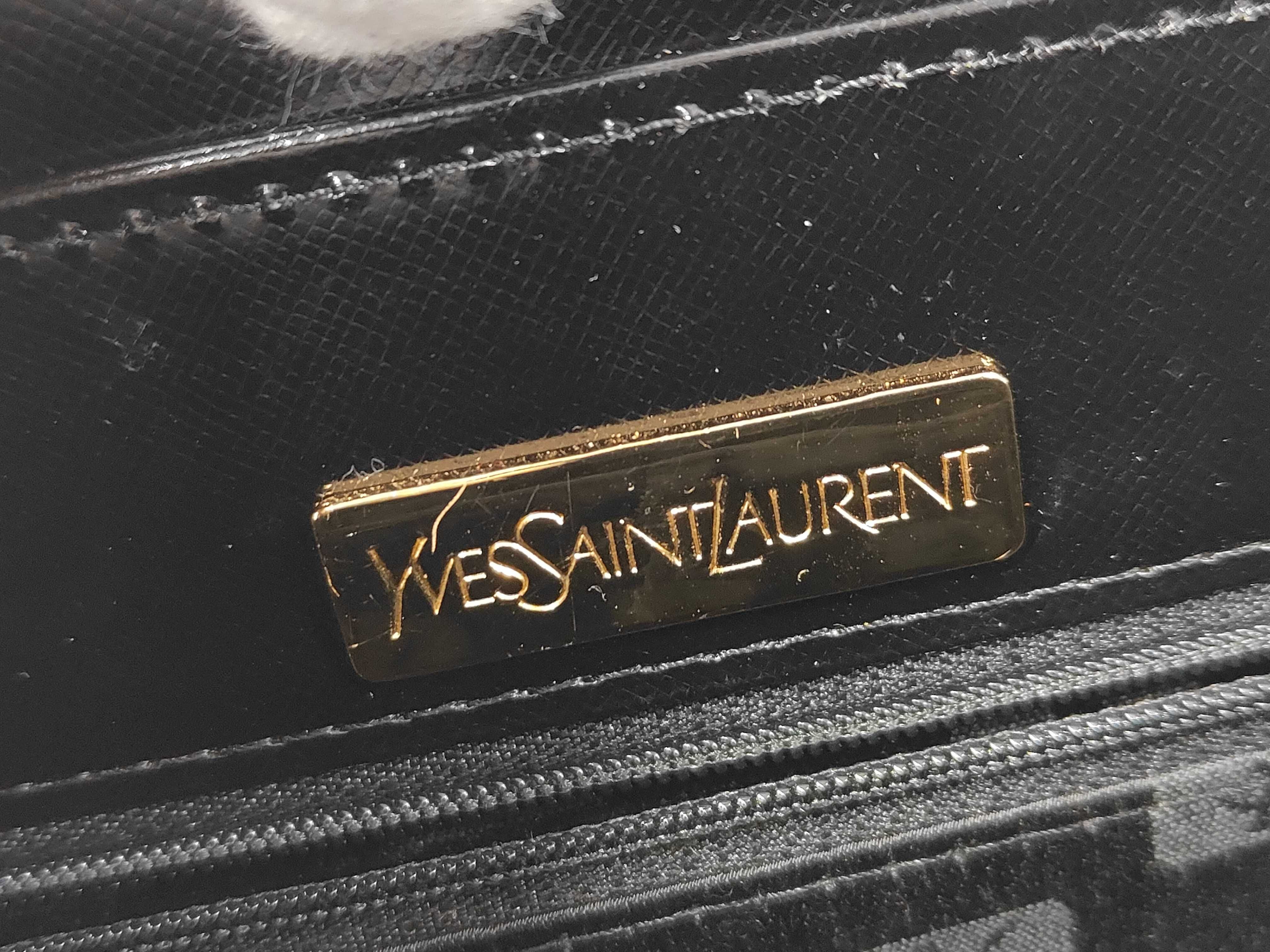 logo plate handbag, leather, black shoulder bag — view 10