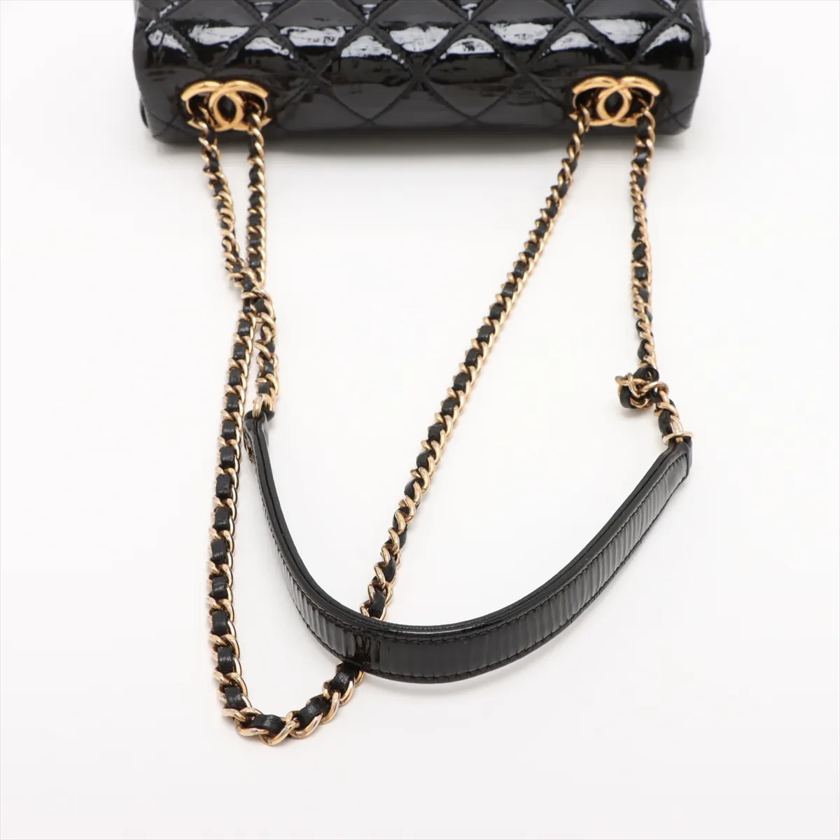 Matelasse patent leather x leather single flap double chain bag black gold hardware 21319232 21s — view 5