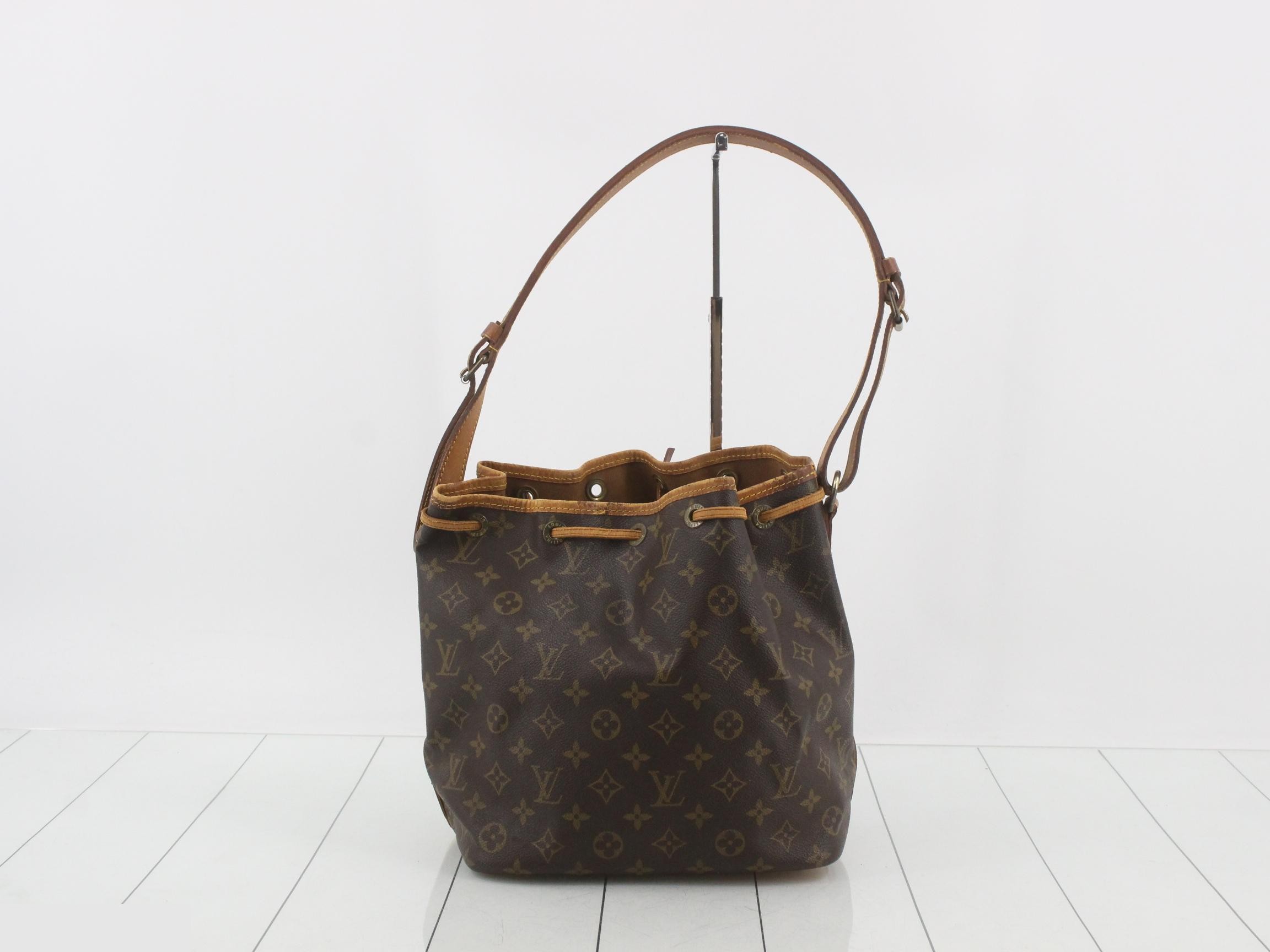 Noe Monogram Shoulder Bag — view 2