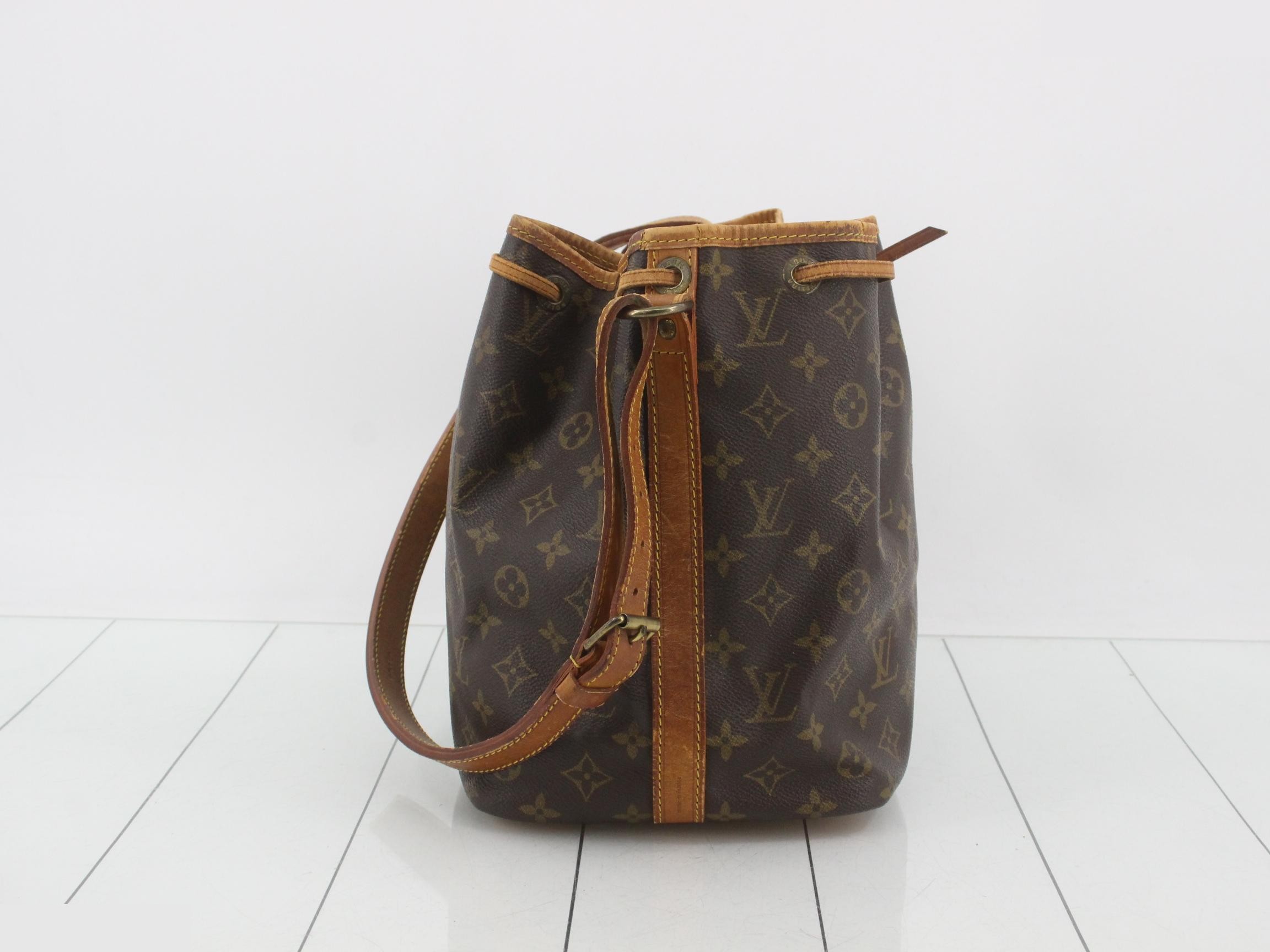 Noe Monogram Shoulder Bag — view 4