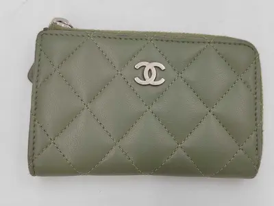 Coco Mark Matelassé Lambskin Coin Case, Serial Number 31-series, Includes Box, Dust Bag, Card, and Sticker.