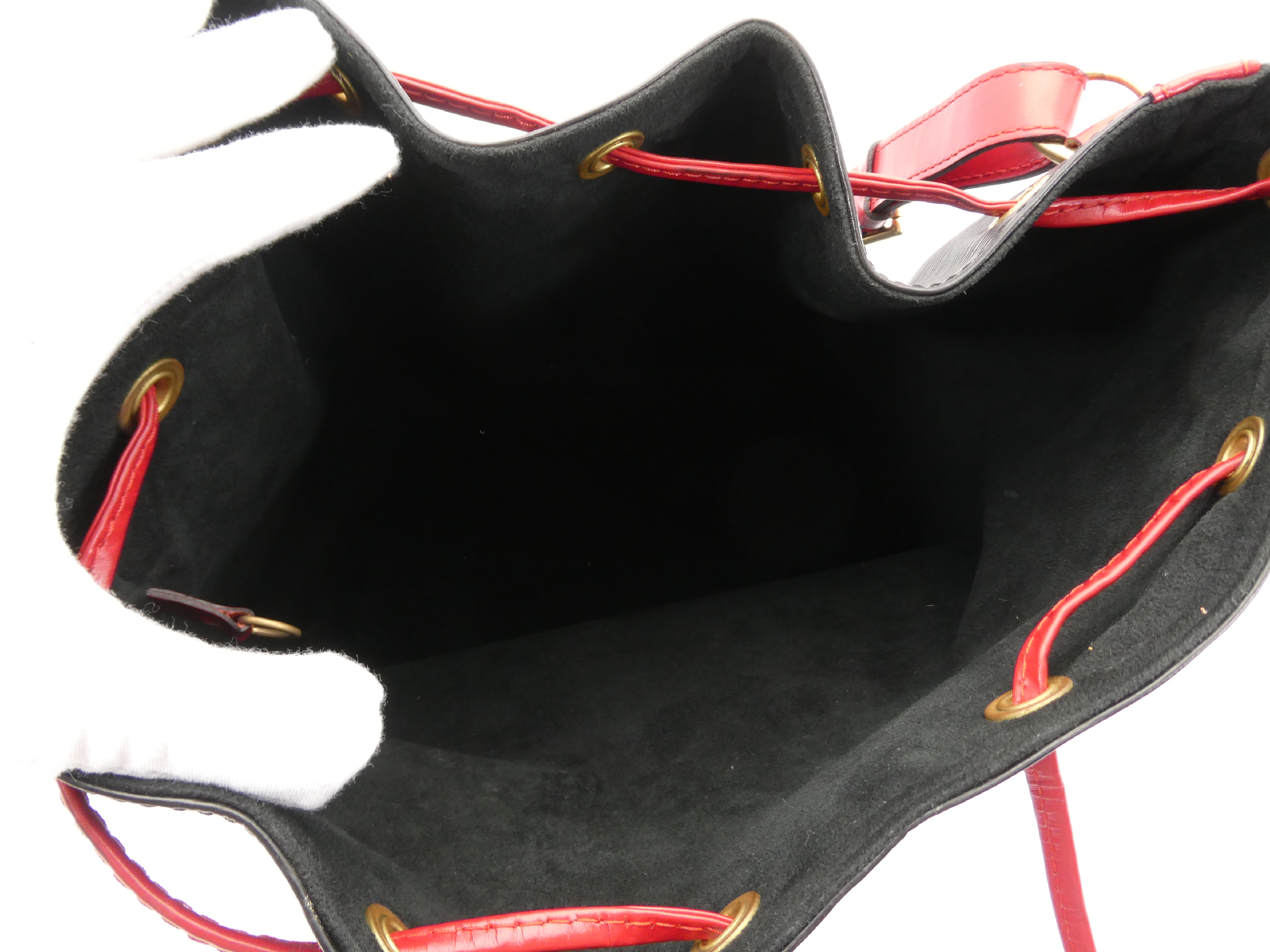 Epi Noé Shoulder Bag — view 7