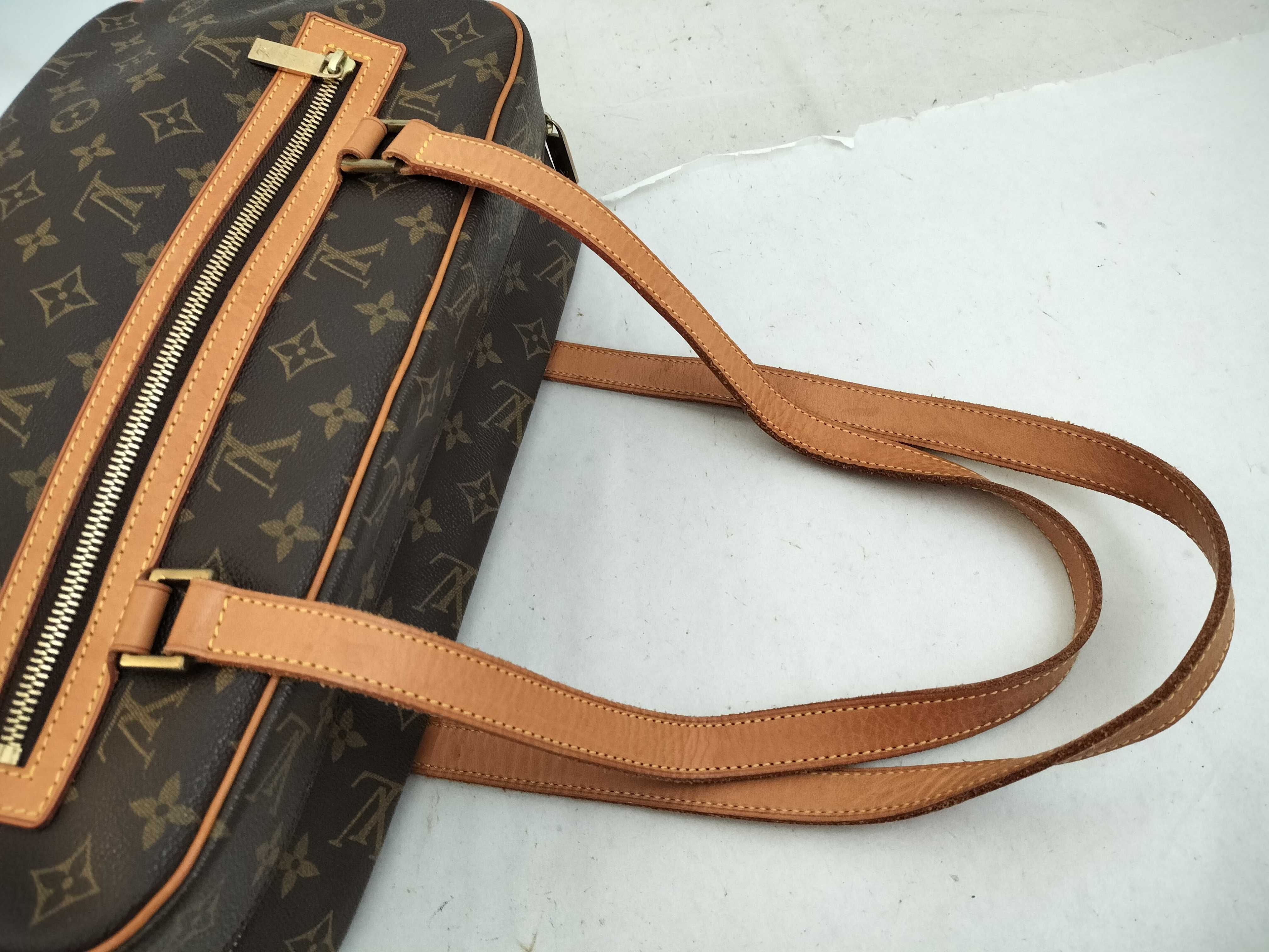 Monogram Louis Vuitton Cite GM Shoulder Bag (VO8783) Shoulder Bag — view 3