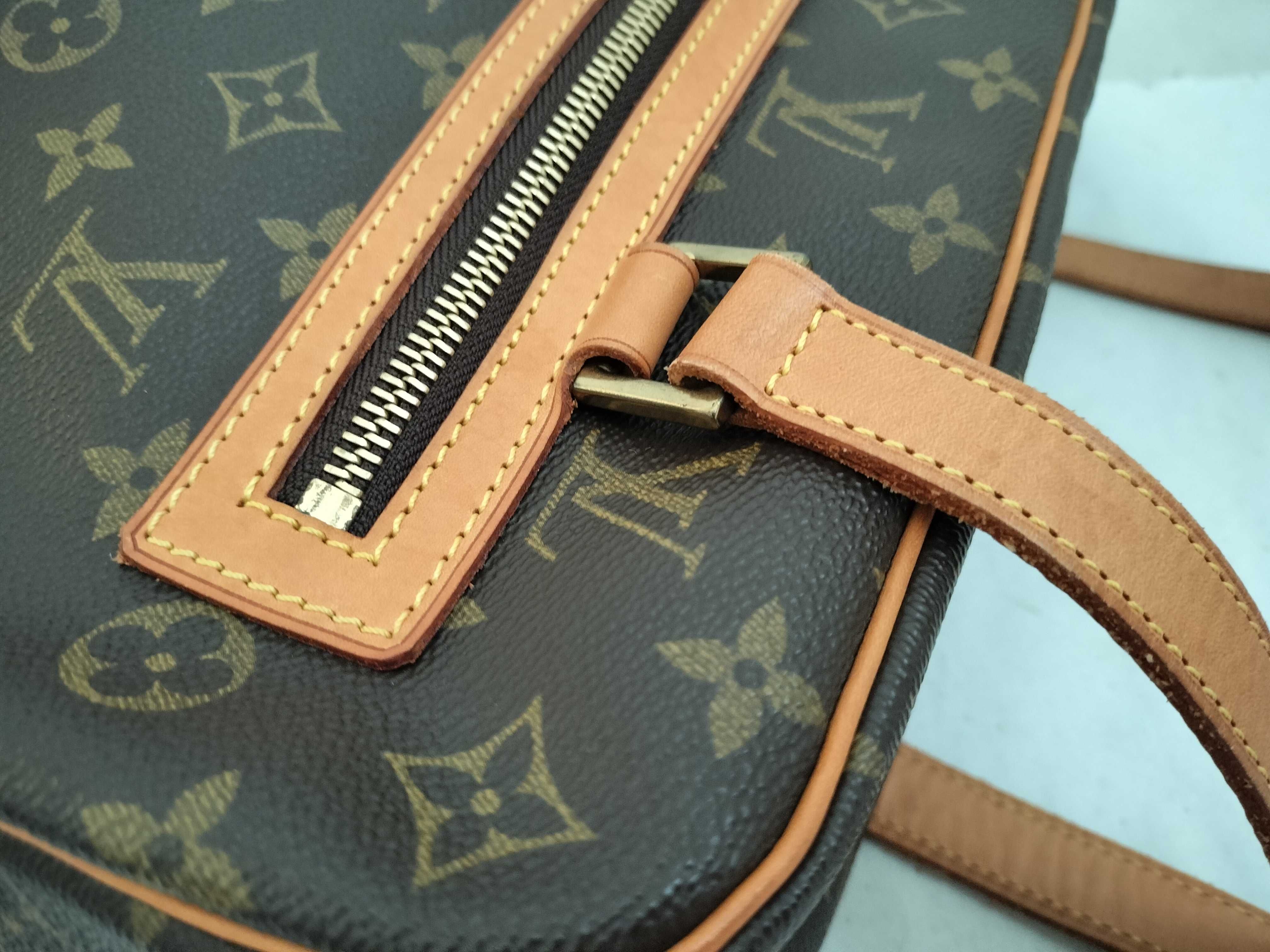 Monogram Louis Vuitton Cite GM Shoulder Bag (VO8783) Shoulder Bag — view 5