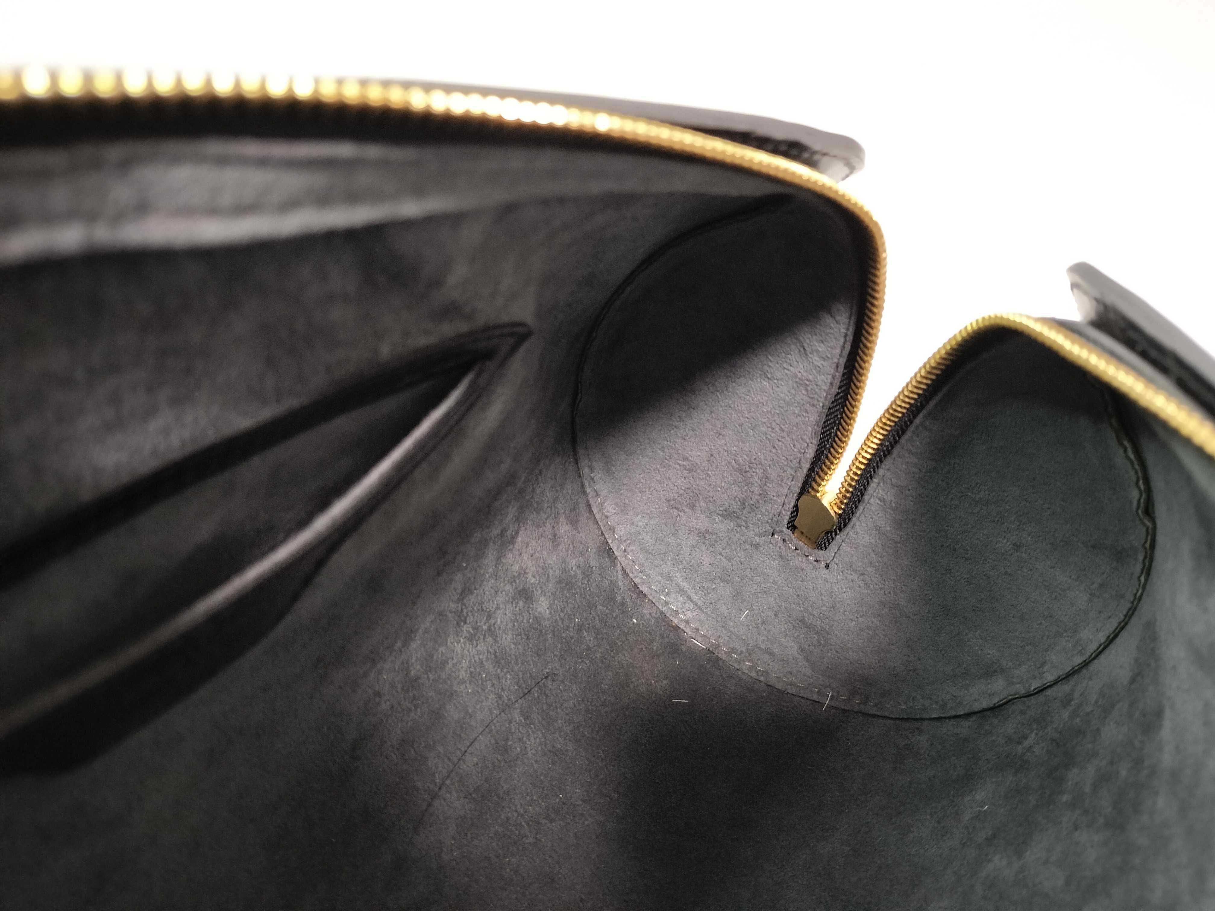 Epi Soufflot M52222 AR0949 Black Pouch Handbag (Damaged Strap) — view 14