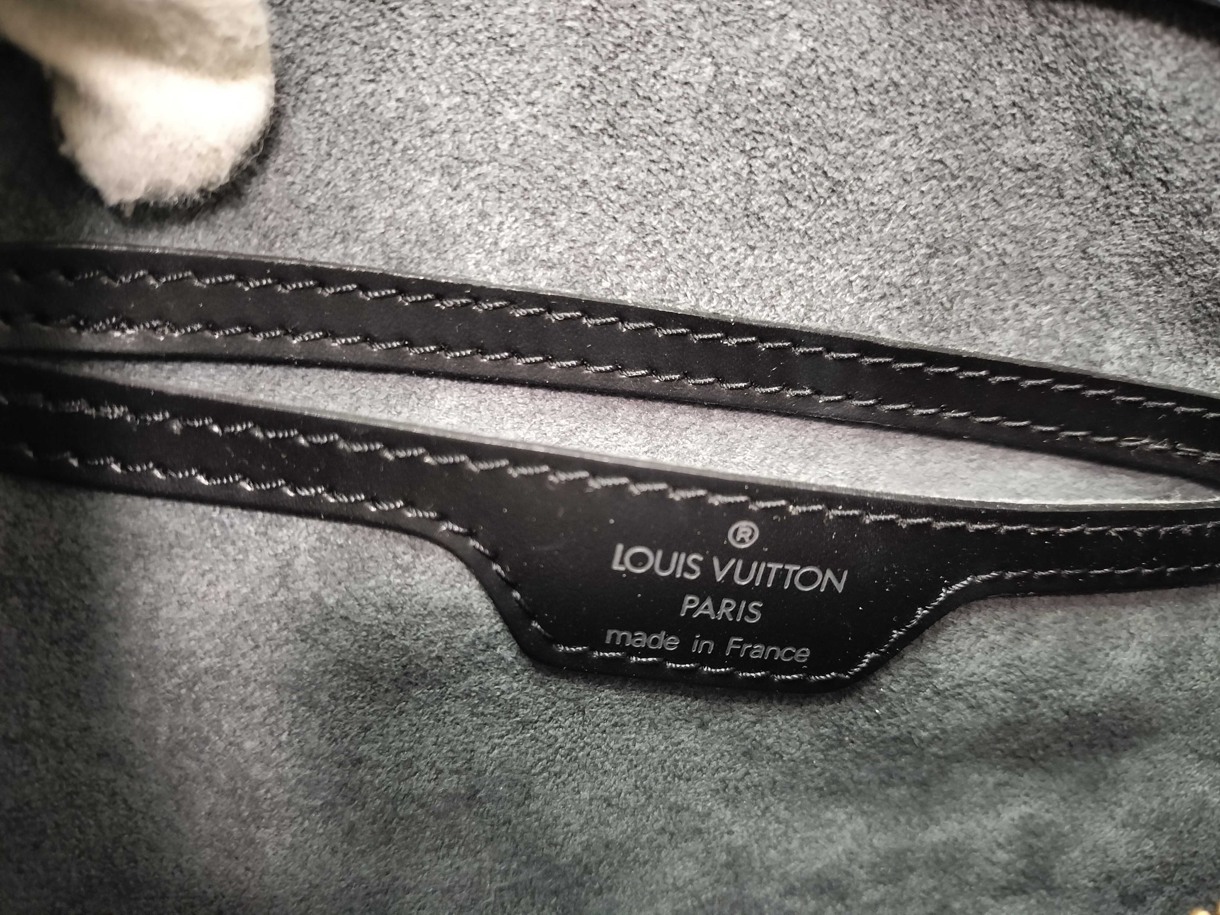 Epi Soufflot M52222 AR0949 Black Pouch Handbag (Damaged Strap) — view 15
