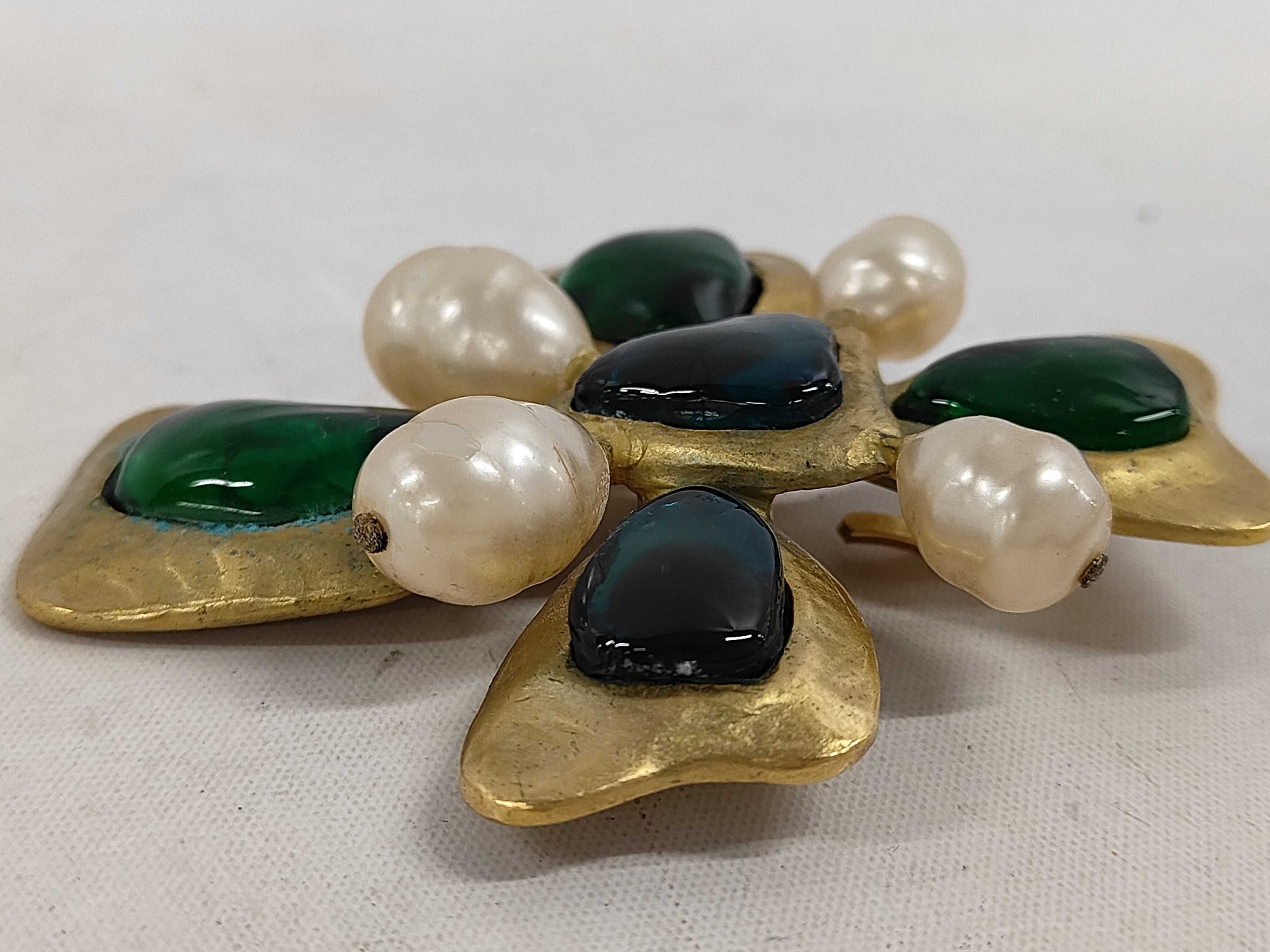 Sport 94A Brooch Gripoix Brooch — view 3