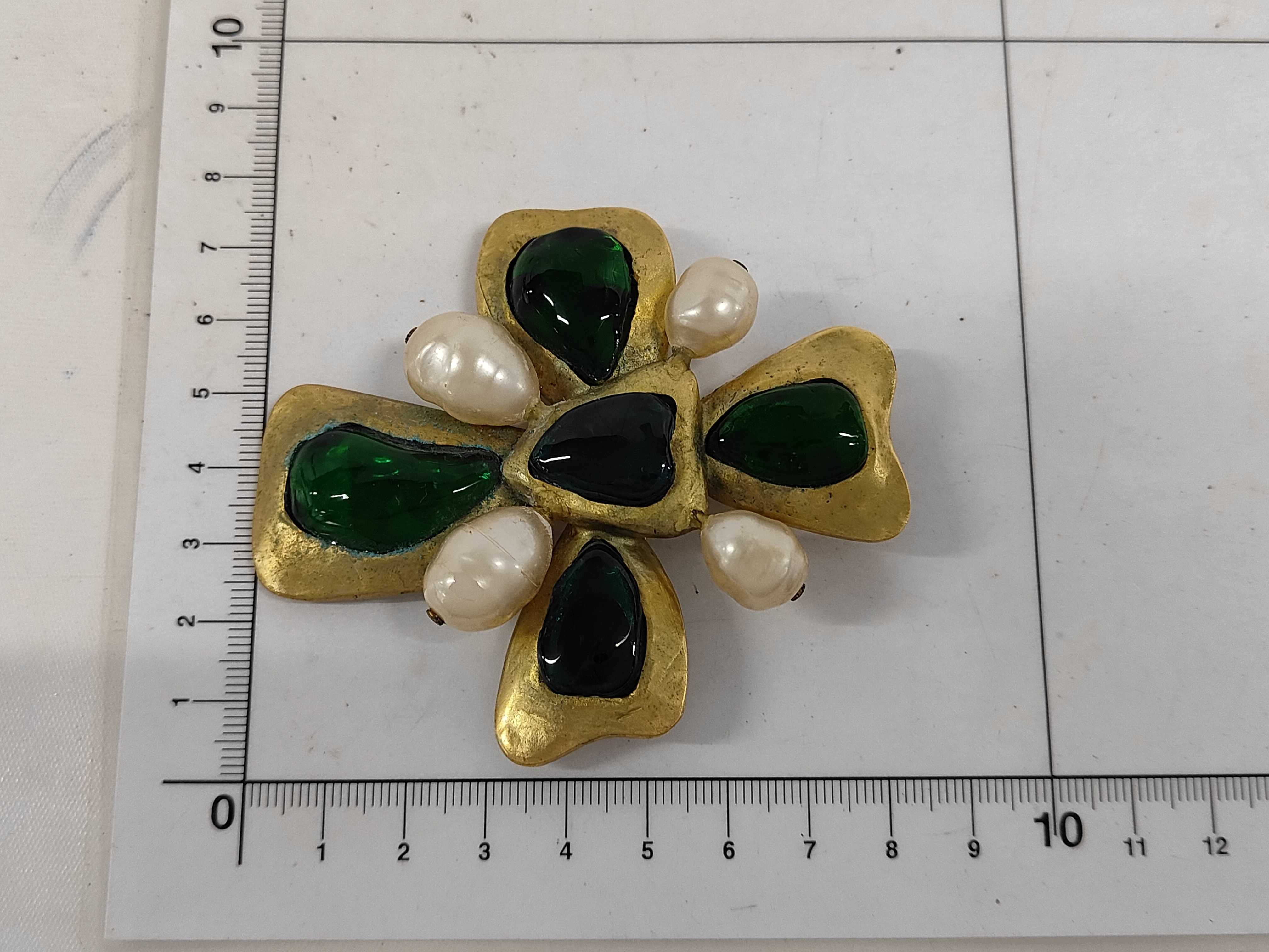 Sport 94A Brooch Gripoix Brooch — view 4