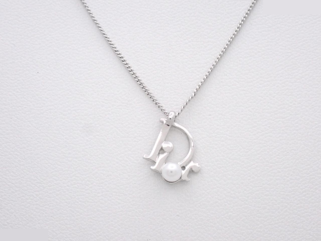 Other lines: Precious metals, necklaces, pendants, chain approximately 44cm