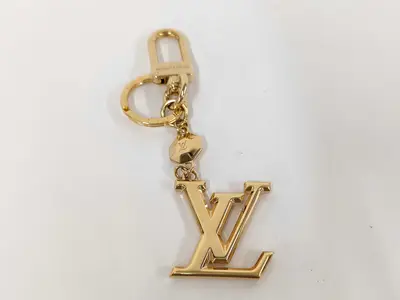 M03668 LV Signature Keychain Key Case