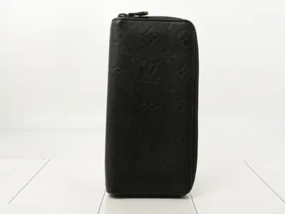 Zippy Wallet Vertical Shadow