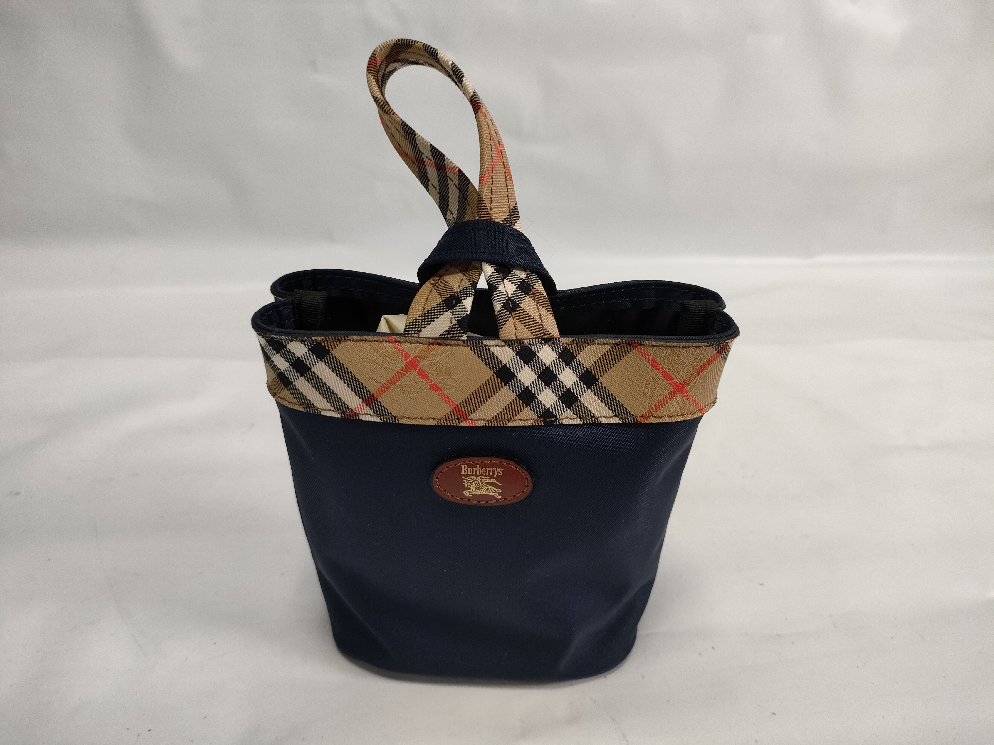 pouch handkerchief gift — view 2