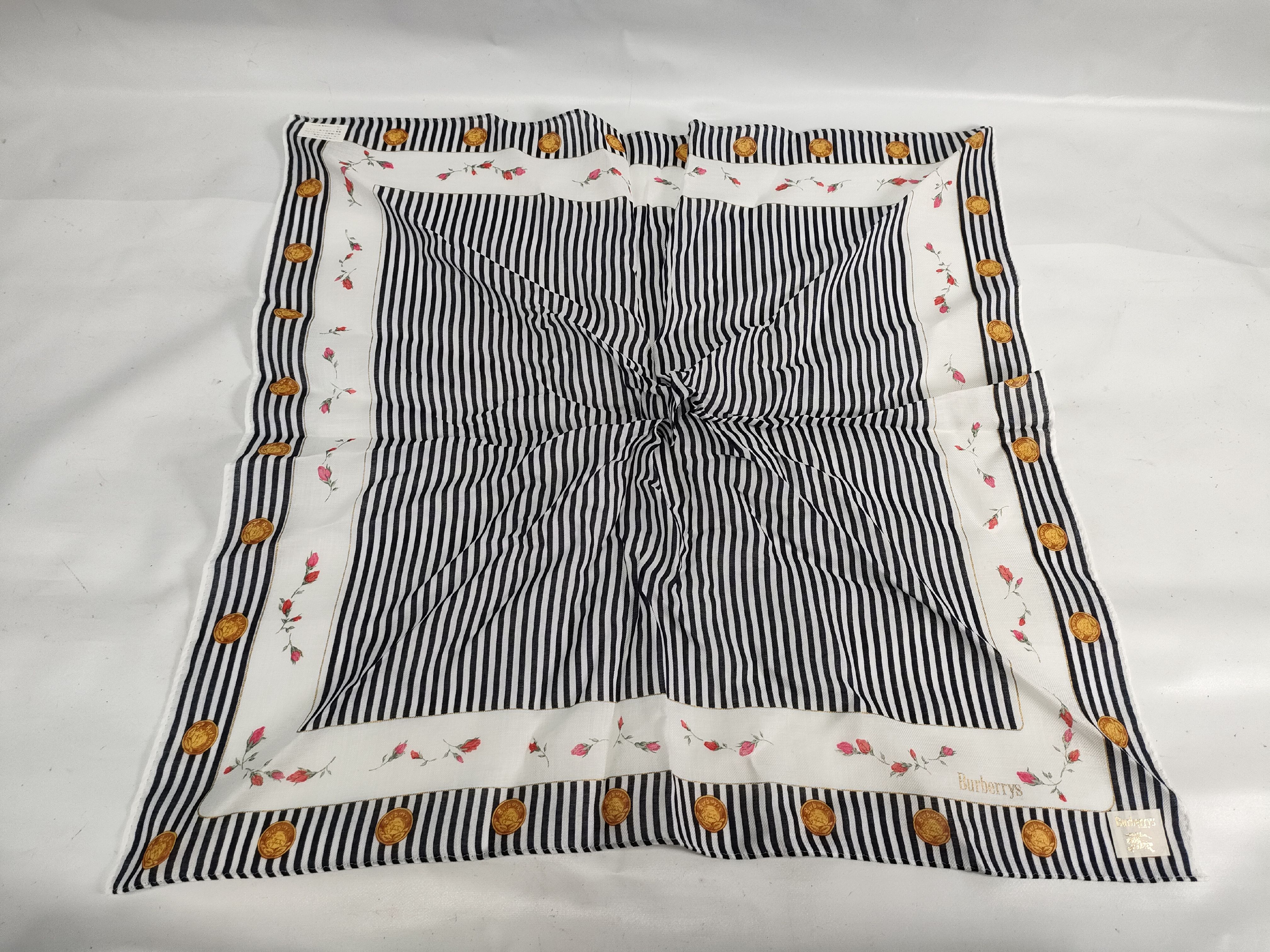 pouch handkerchief gift — view 6