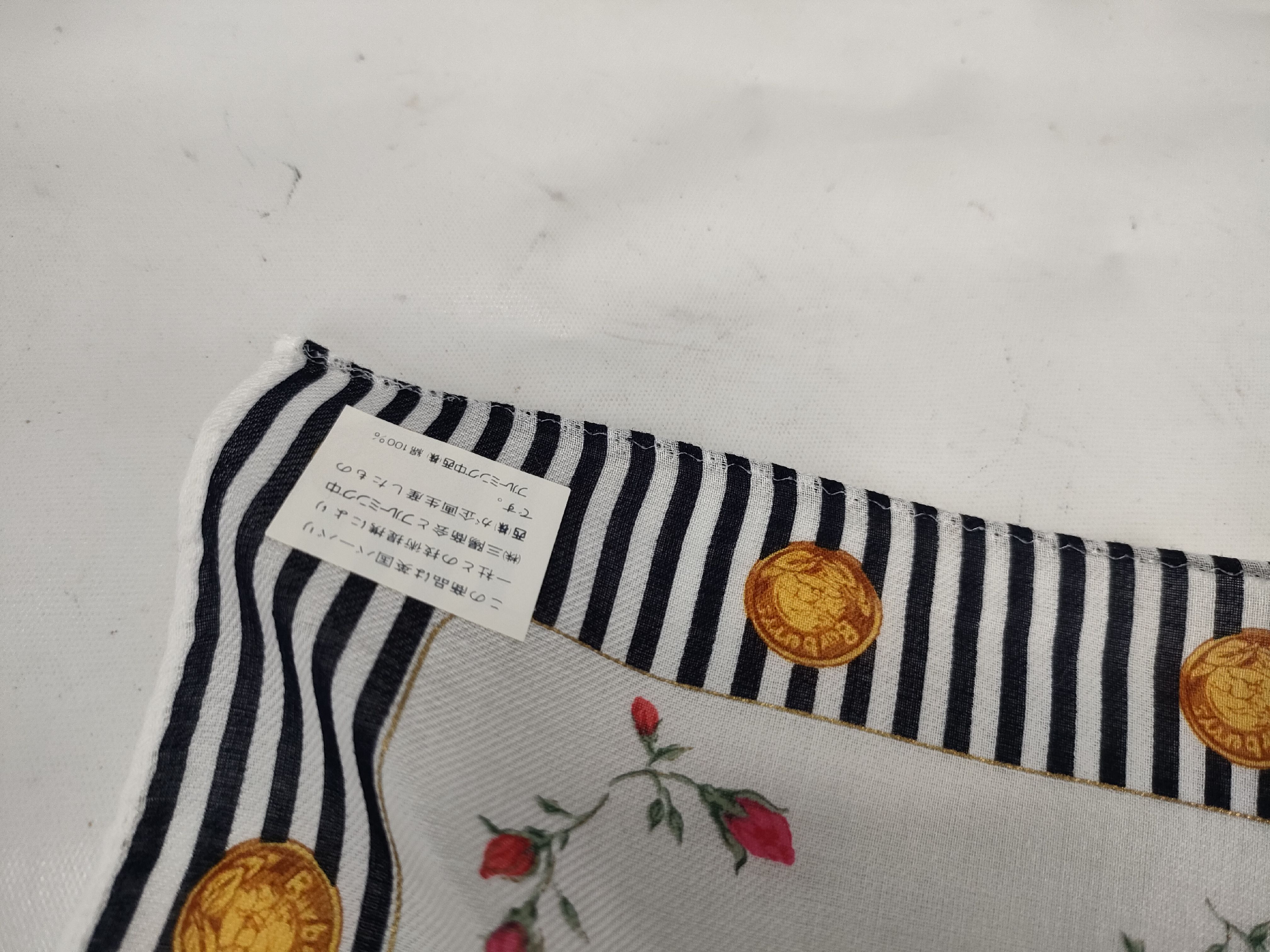 pouch handkerchief gift — view 9