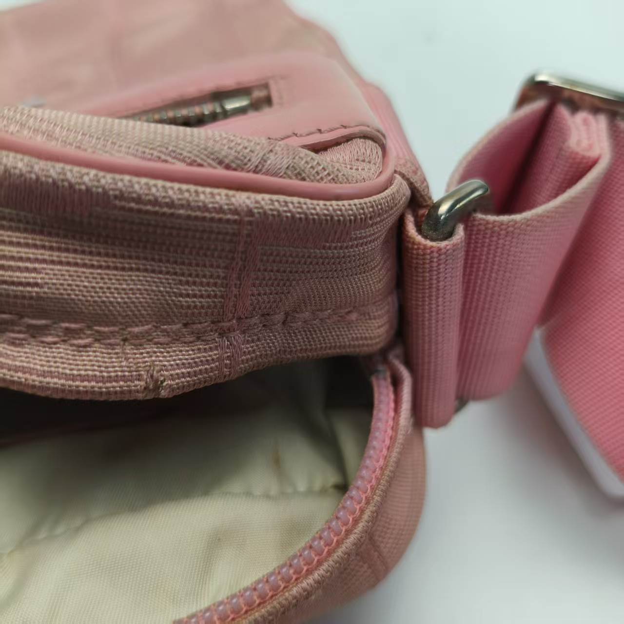 【*Shipped from: China*】CHANEL Ice Cube Canvas Shoulder Bag 10515375 — view 11