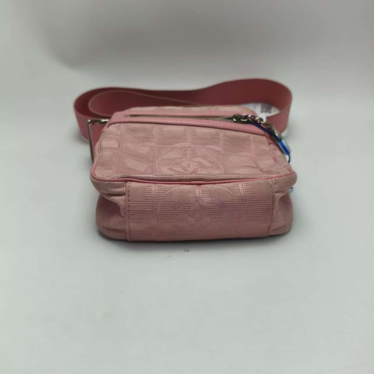【*Shipped from: China*】CHANEL Ice Cube Canvas Shoulder Bag 10515375 — view 3