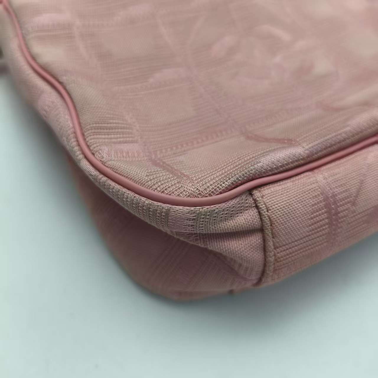 【*Shipped from: China*】CHANEL Ice Cube Canvas Shoulder Bag 10515375 — view 4