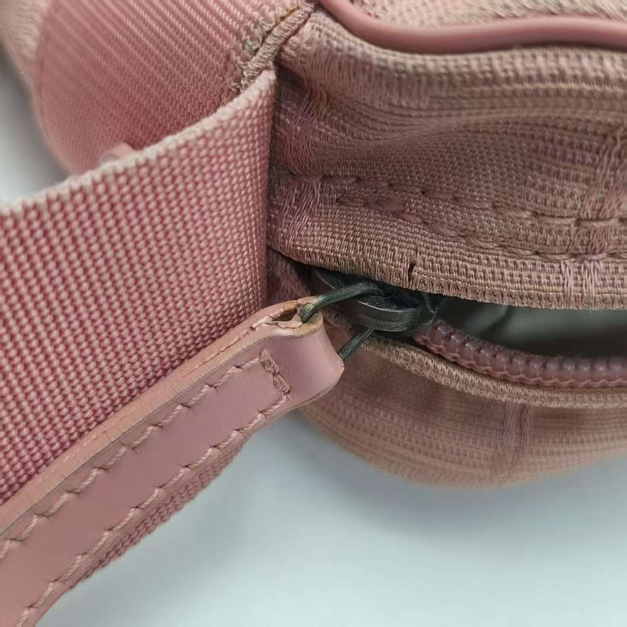 【*Shipped from: China*】CHANEL Ice Cube Canvas Shoulder Bag 10515375 — view 8