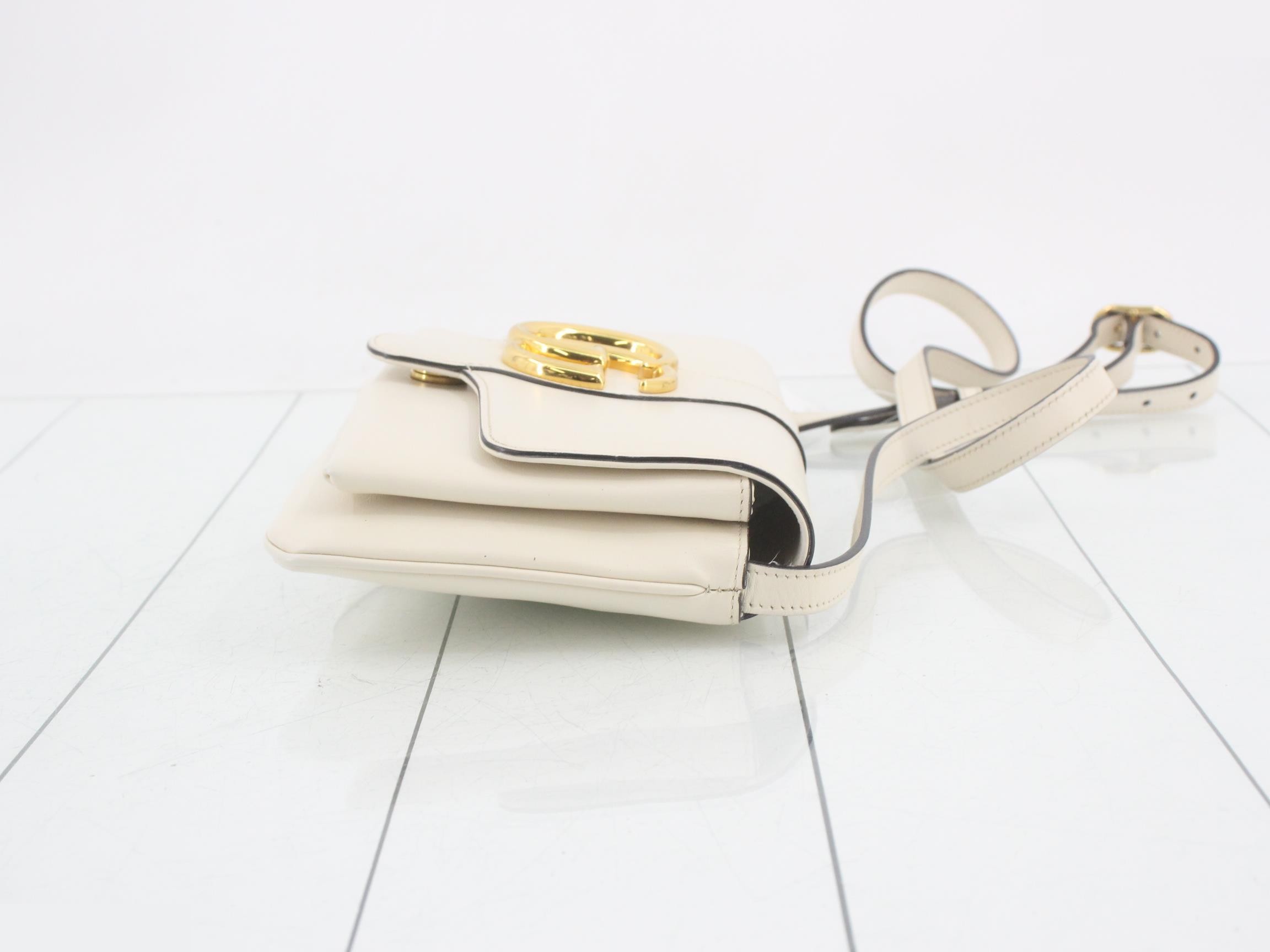 GG Marmont Leather Shoulder Bag — view 3