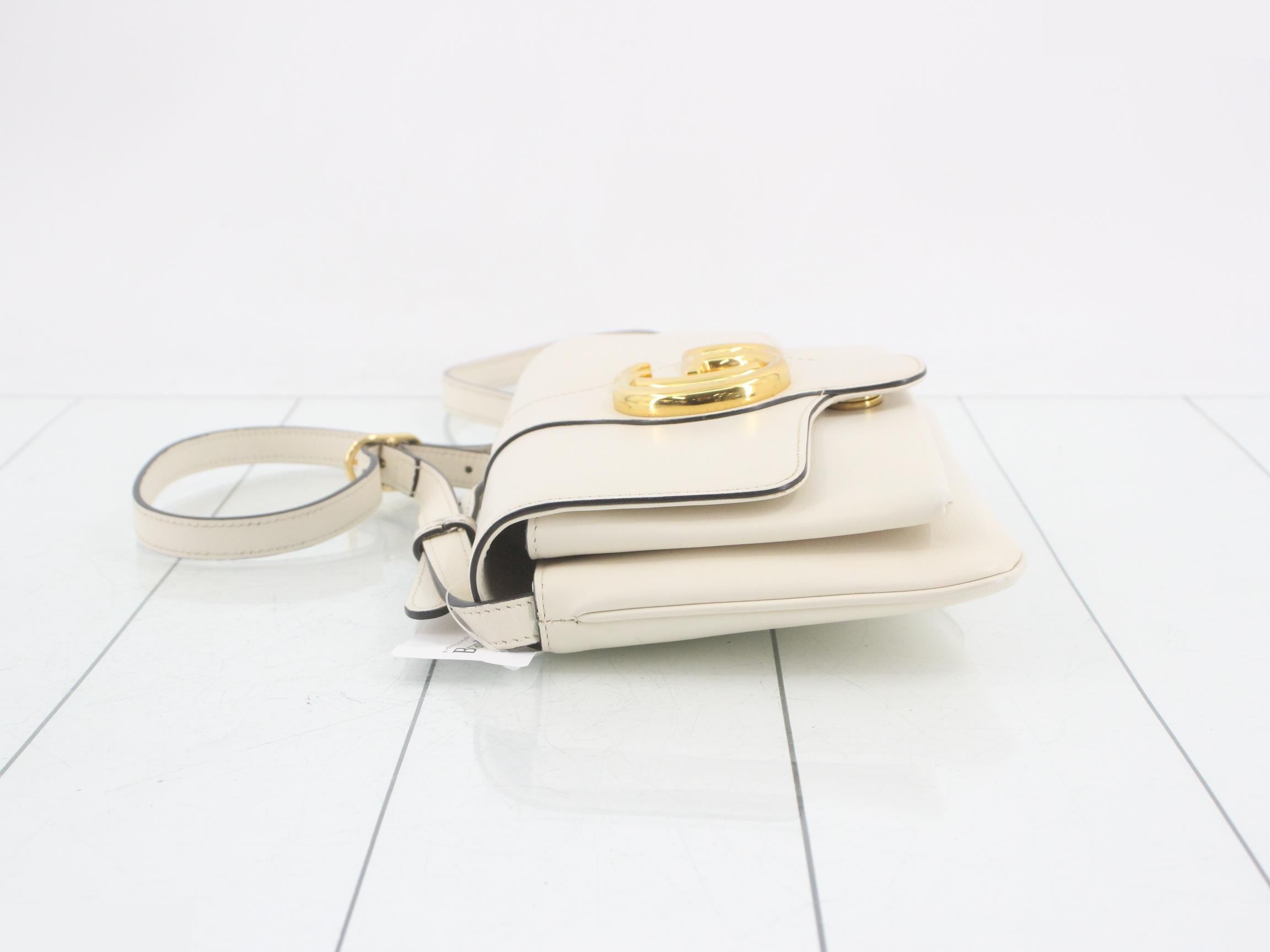 GG Marmont Leather Shoulder Bag — view 4