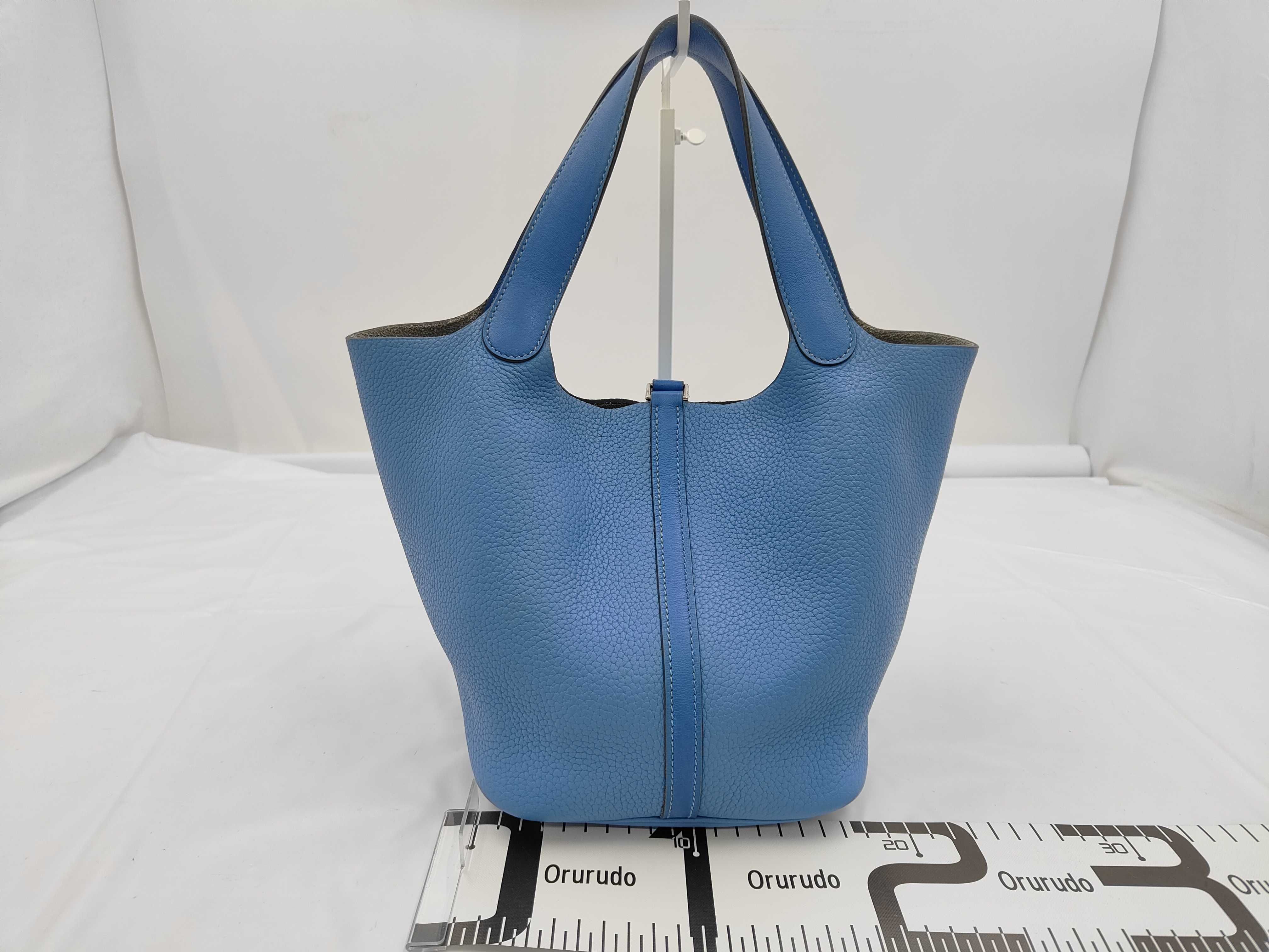 Picotin Lock 22 Handbag — view 2