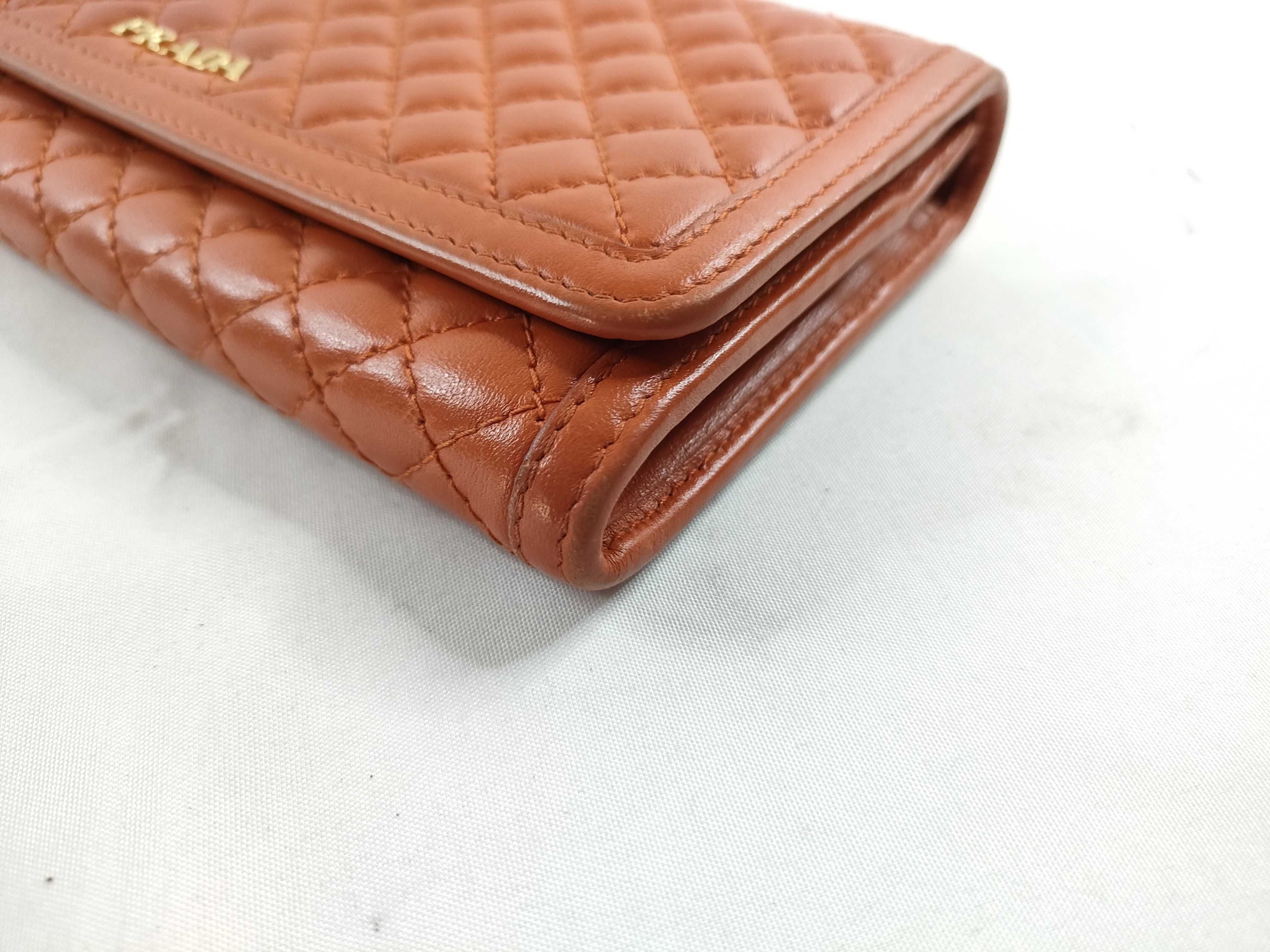 bi-fold long wallet, quilted, orange. — view 3
