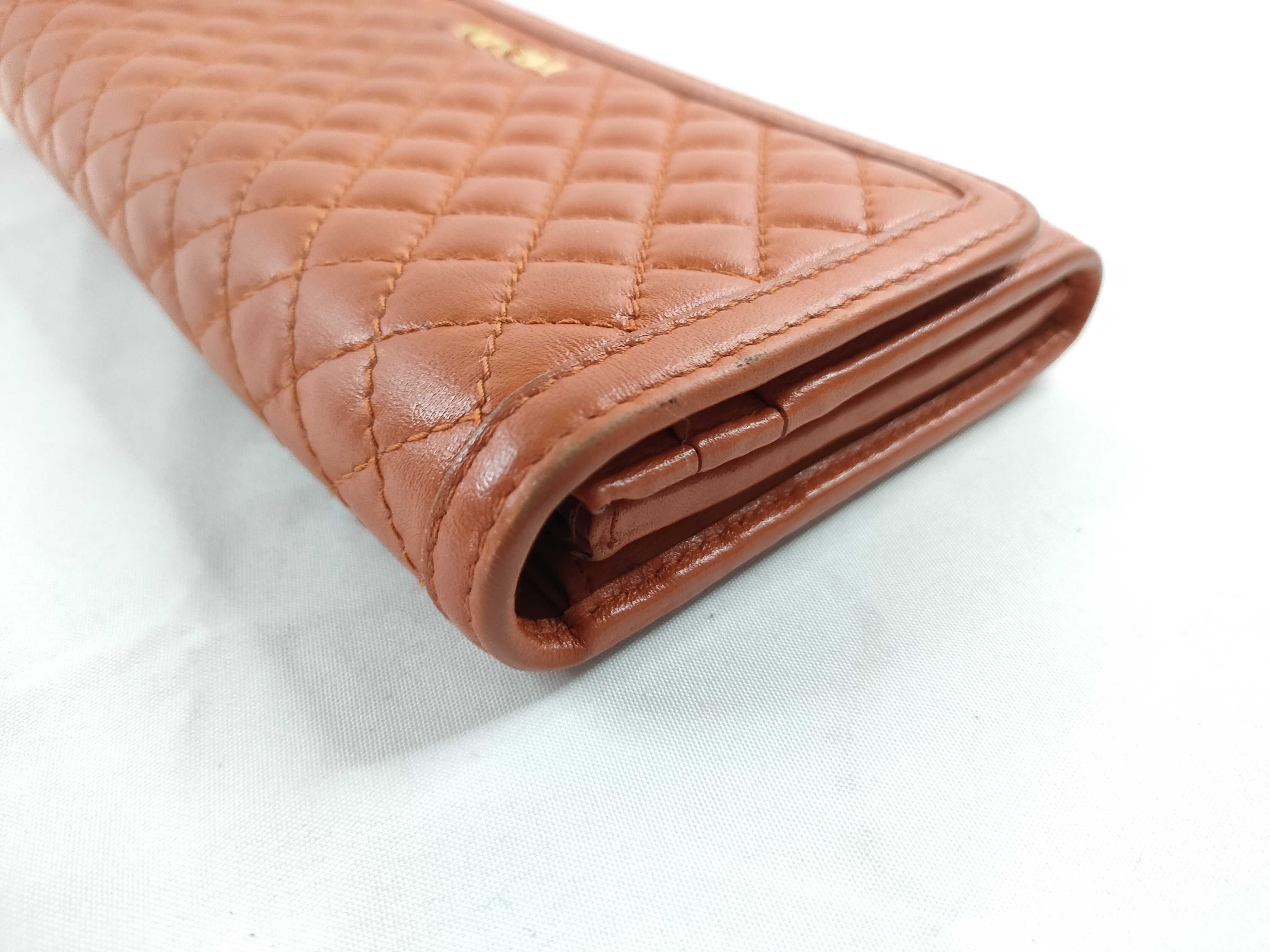 bi-fold long wallet, quilted, orange. — view 4