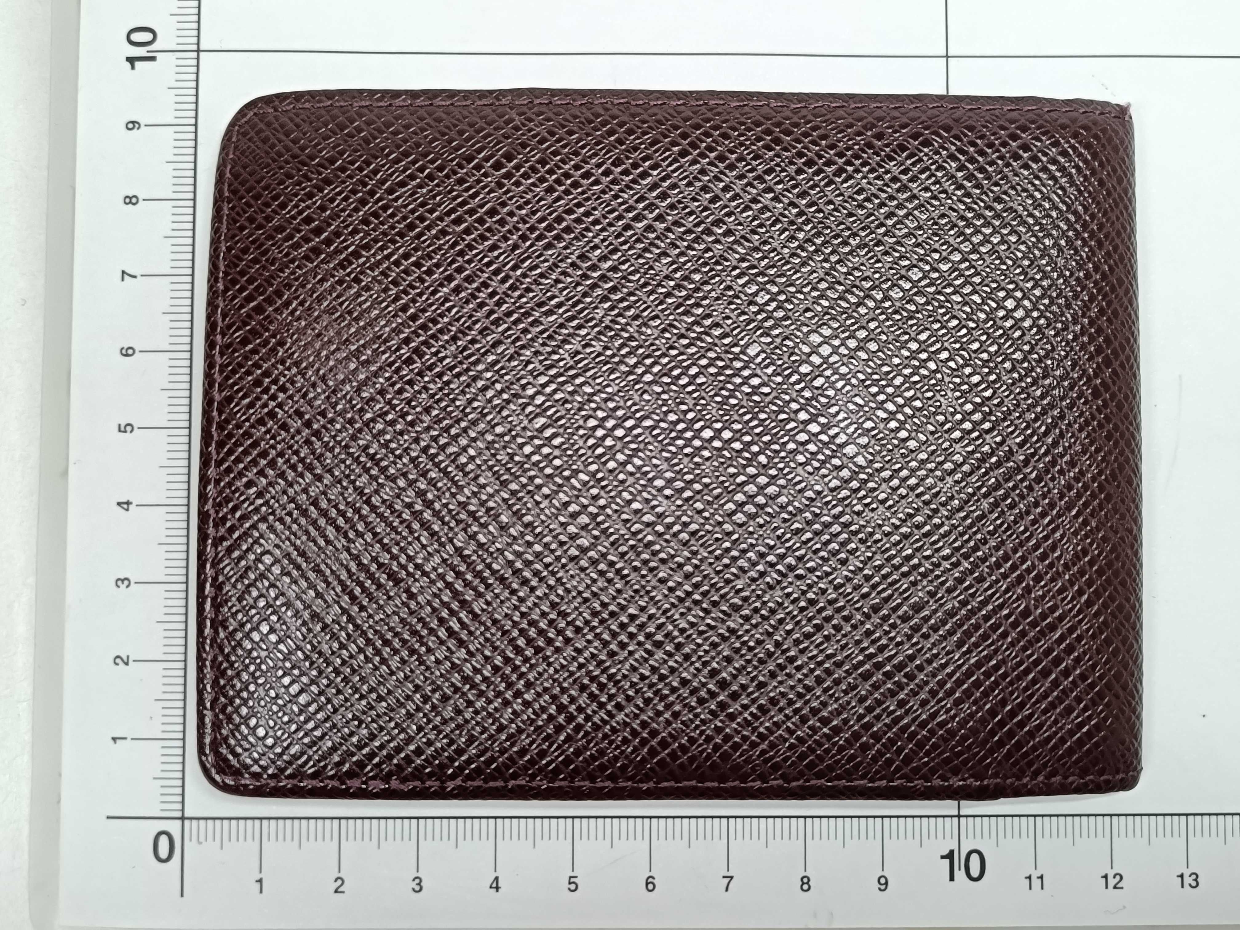 Taiga wallet case bill compartment — view 2