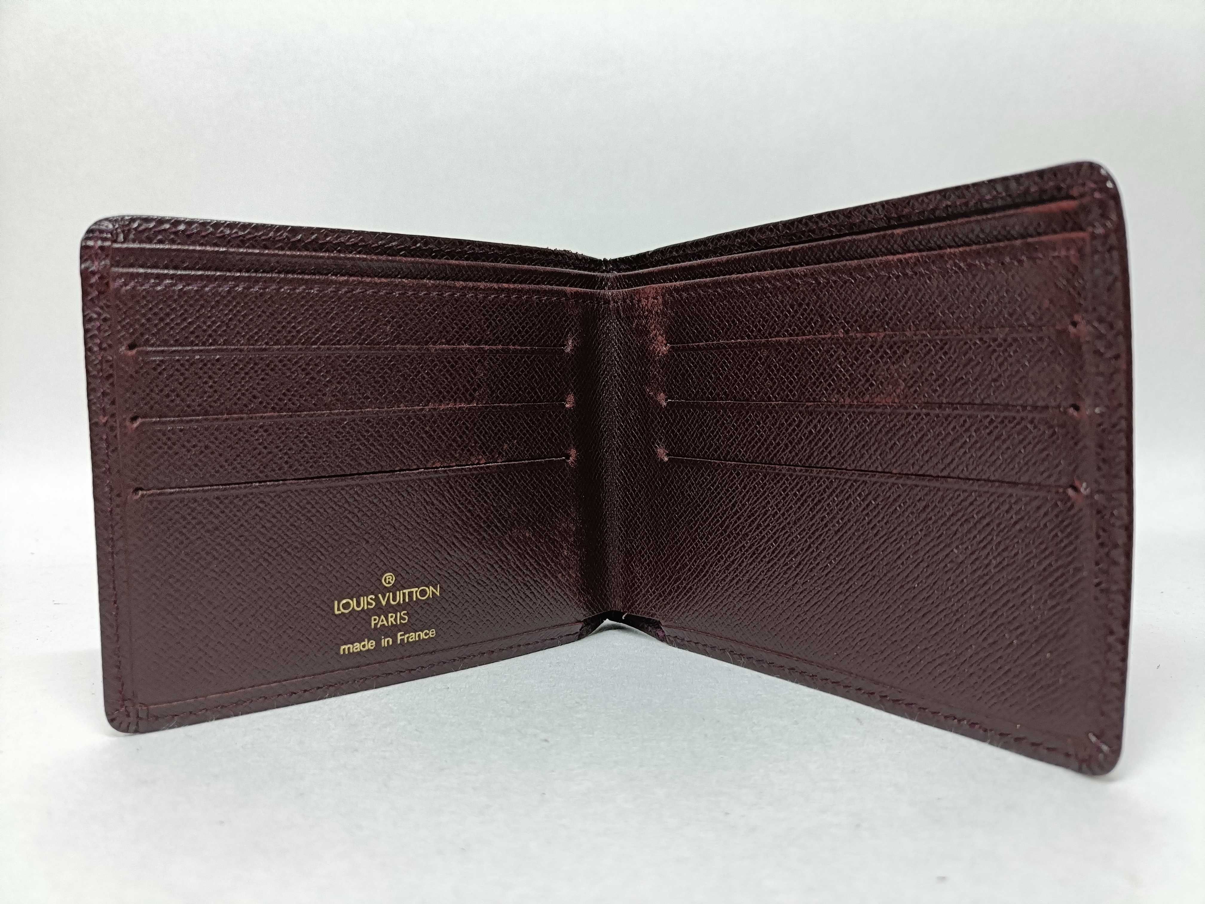 Taiga wallet case bill compartment — view 8