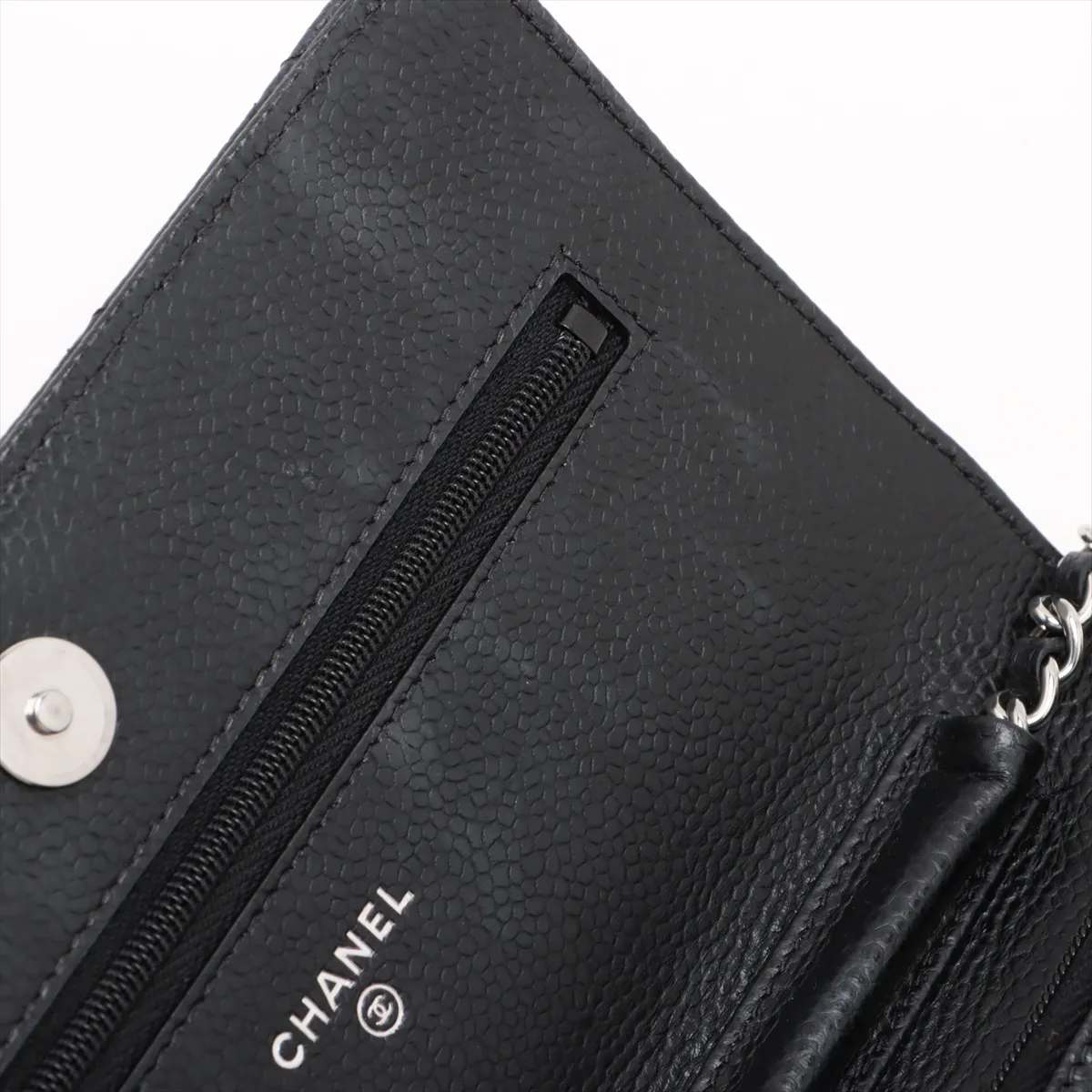 Matelasse caviar skin chain wallet black silver hardware HH4G6XE3 random plate AP0250 — view 15