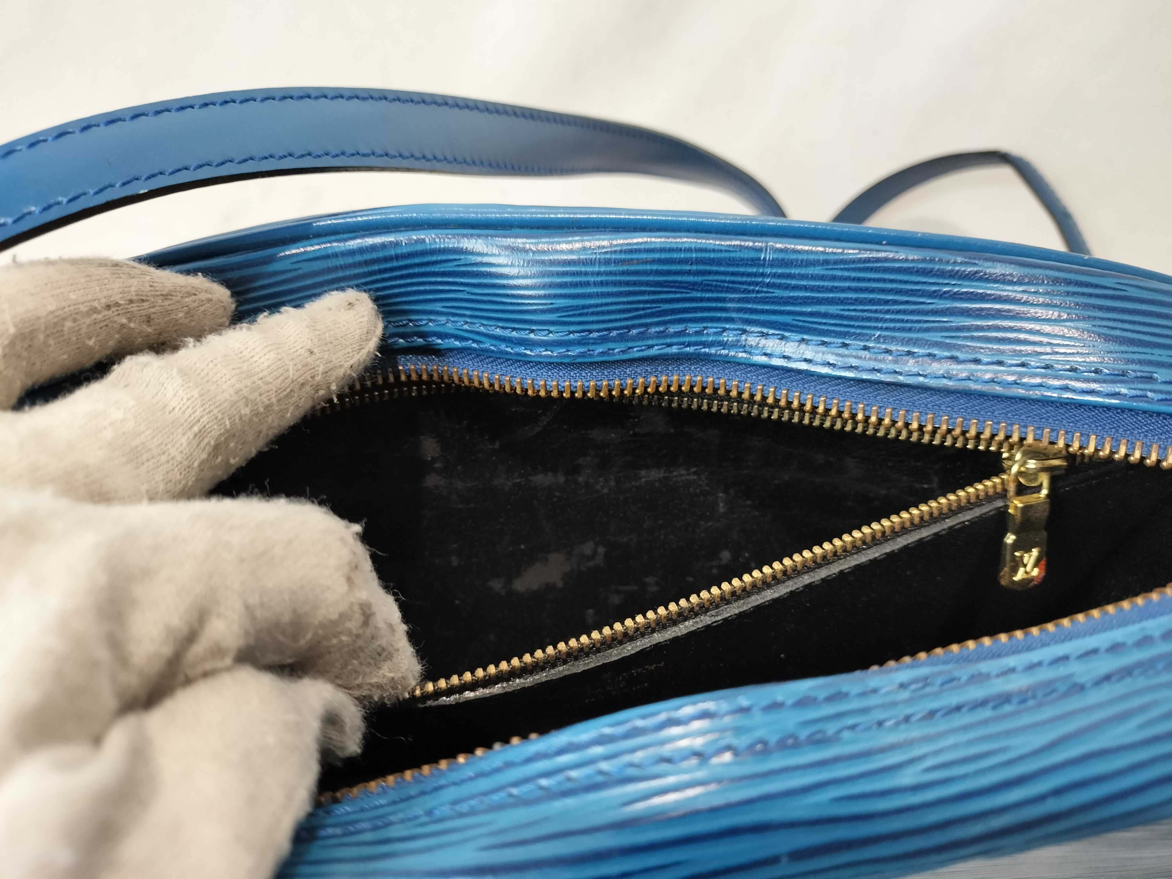 Epi Jeune Fille Shoulder Bag — view 11