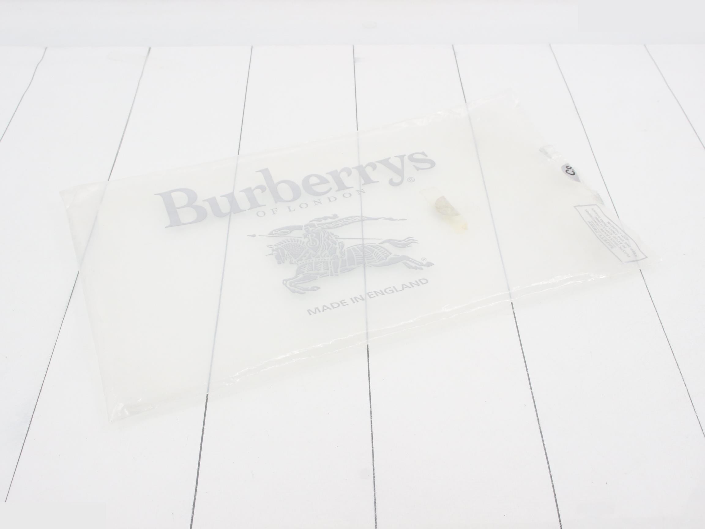 Burberrys Nova Check Green 100% Cashmere Scarf — view 4