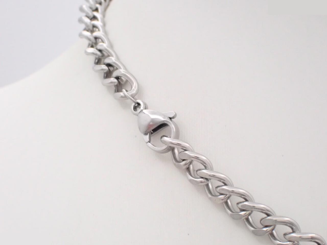 Other line: Precious metals, necklaces, pendants, neck circumference approximately 44 cm. — view 2