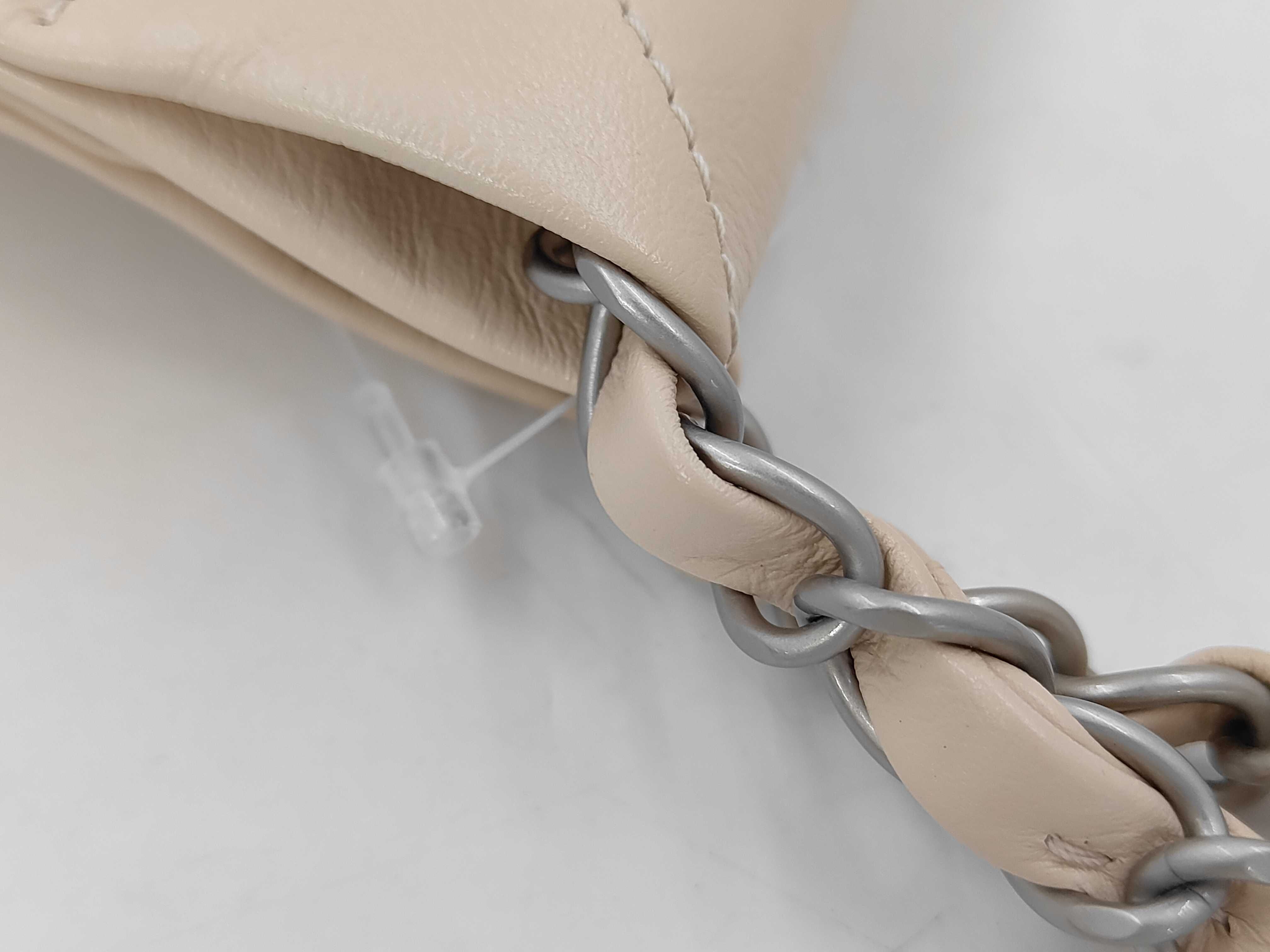 Calfskin Shiny Calfskin Chanel 22 Tote Bag BGE Tote Bag — view 5