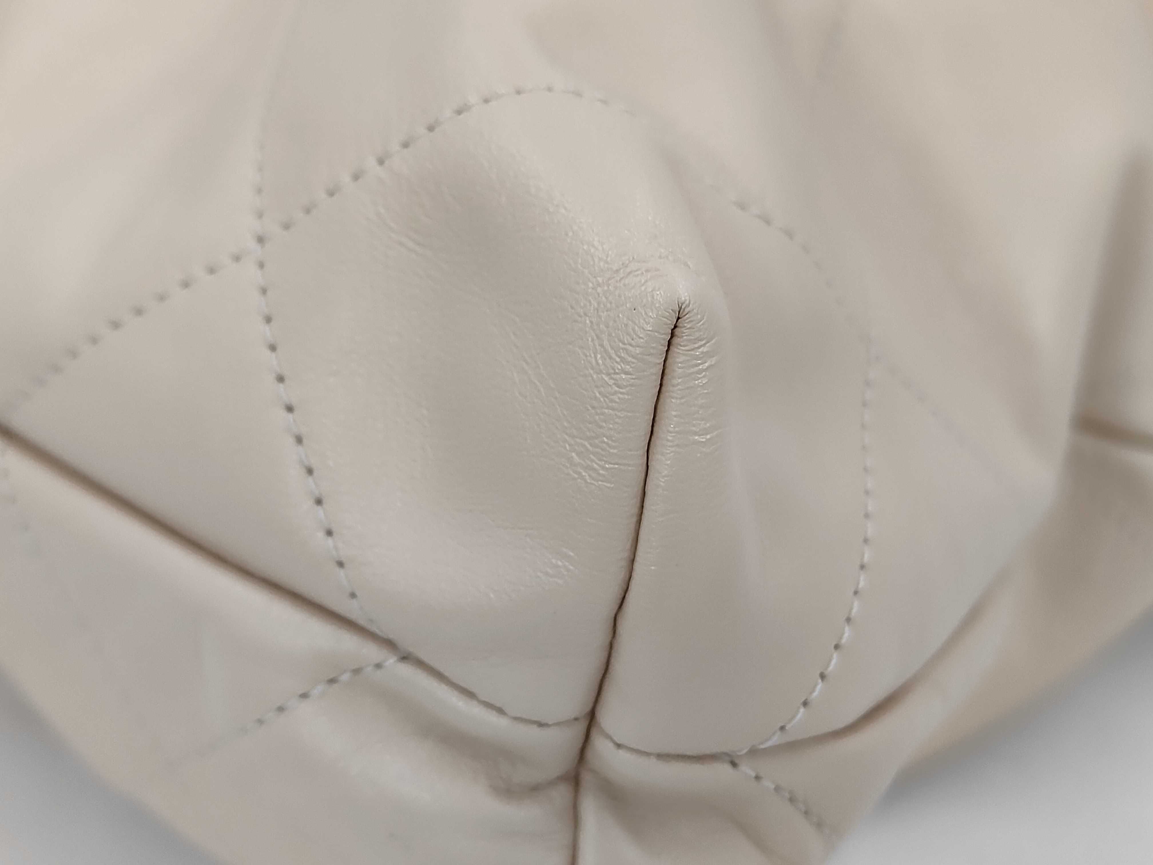 Calfskin Shiny Calfskin Chanel 22 Tote Bag BGE Tote Bag — view 7