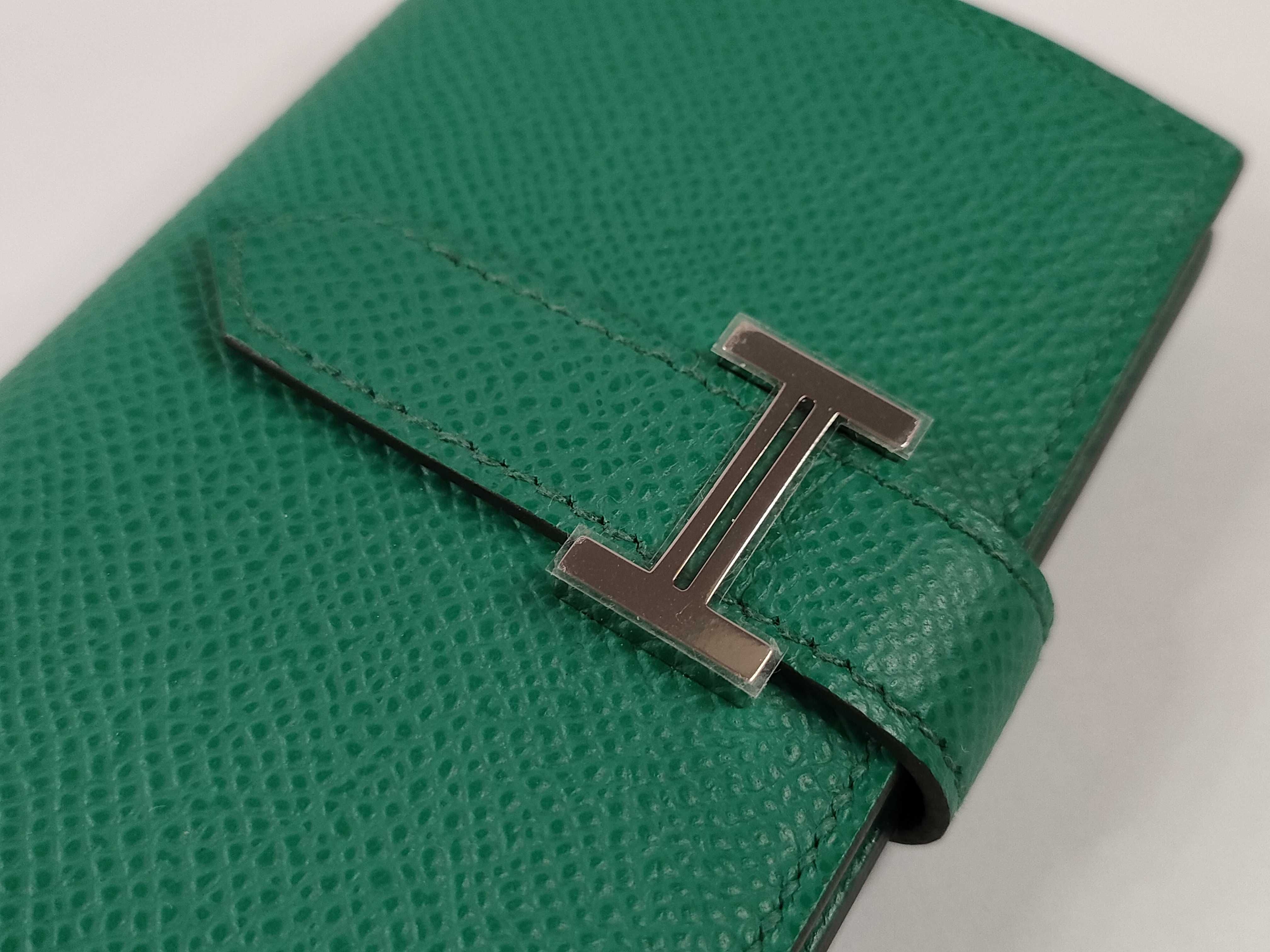 Bearn Mini Vert Vertigo x Silver Hardware B Stamp Hermes Unused Wallet — view 7