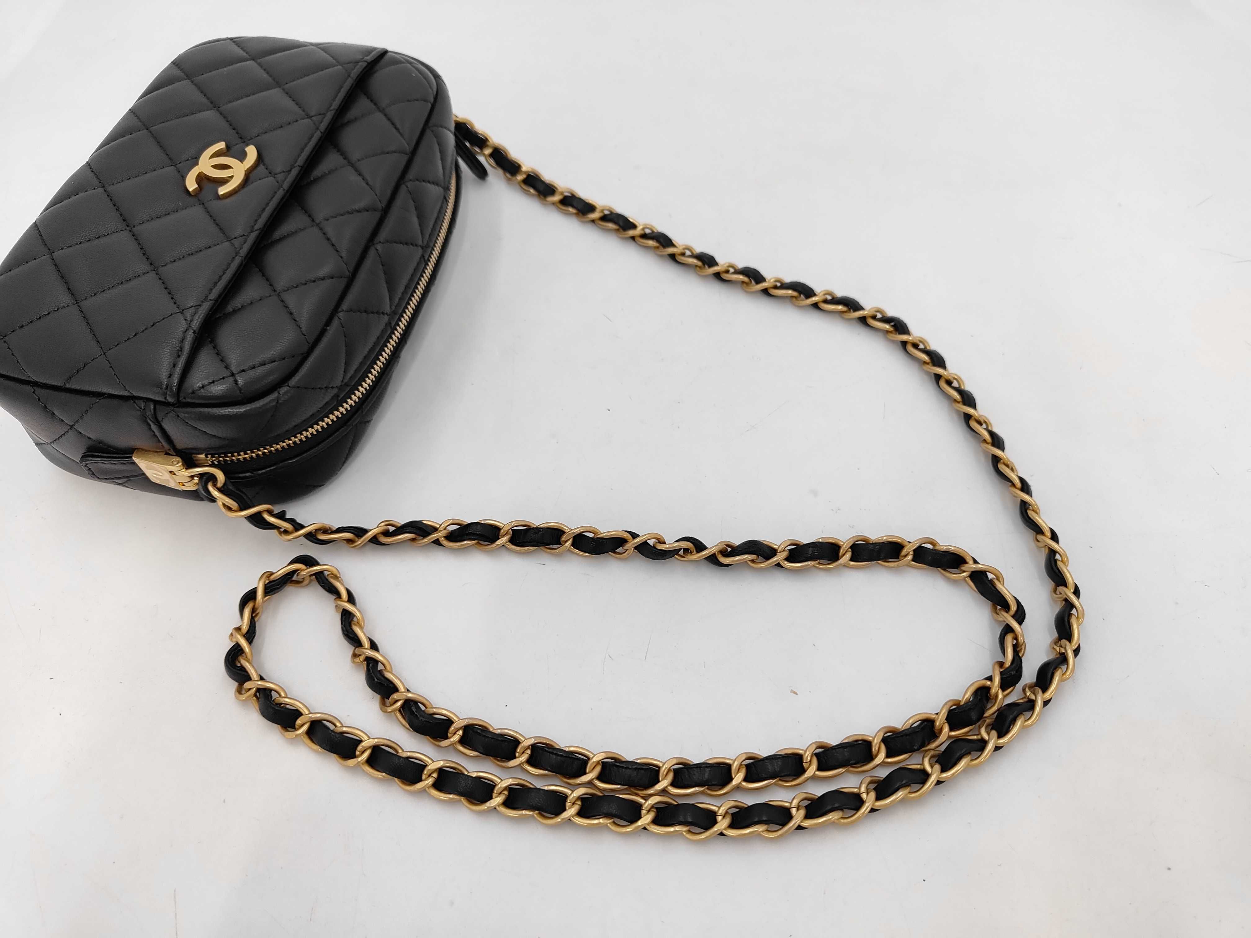 Matelassé Camera Case Chain Shoulder Bag — view 5