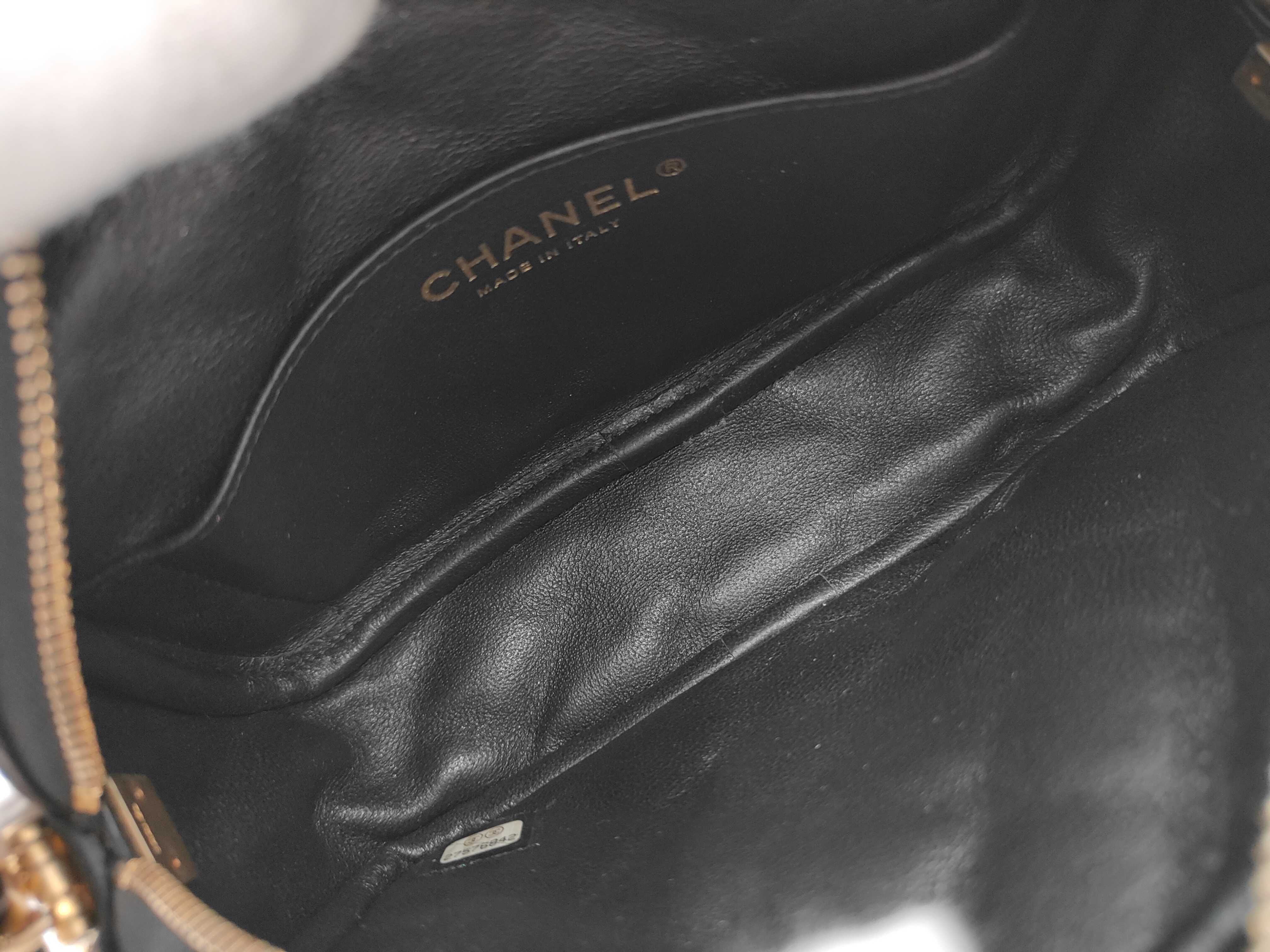 Matelassé Camera Case Chain Shoulder Bag — view 9