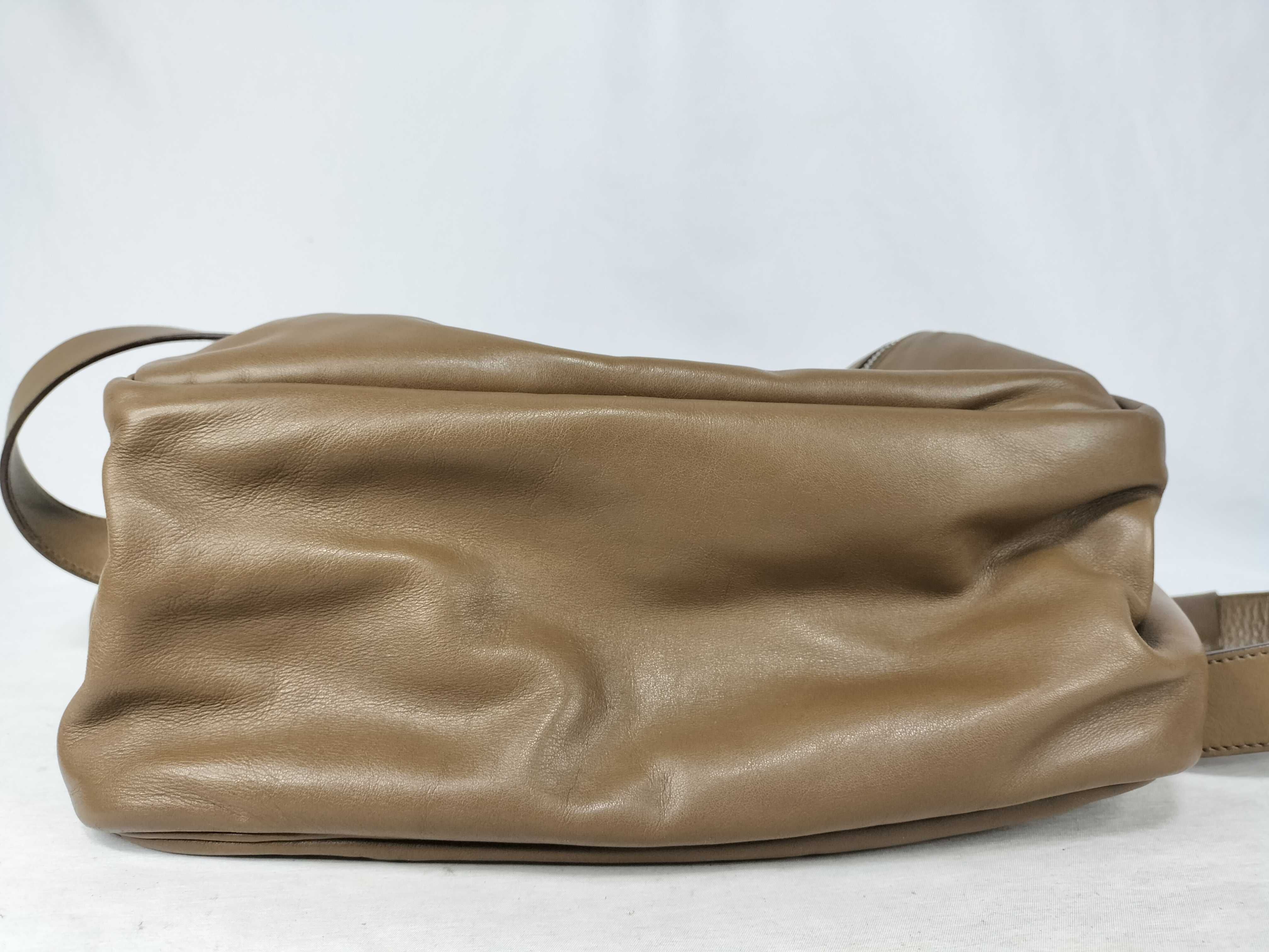Vanquatriole MM L Shoulder Bag — view 8