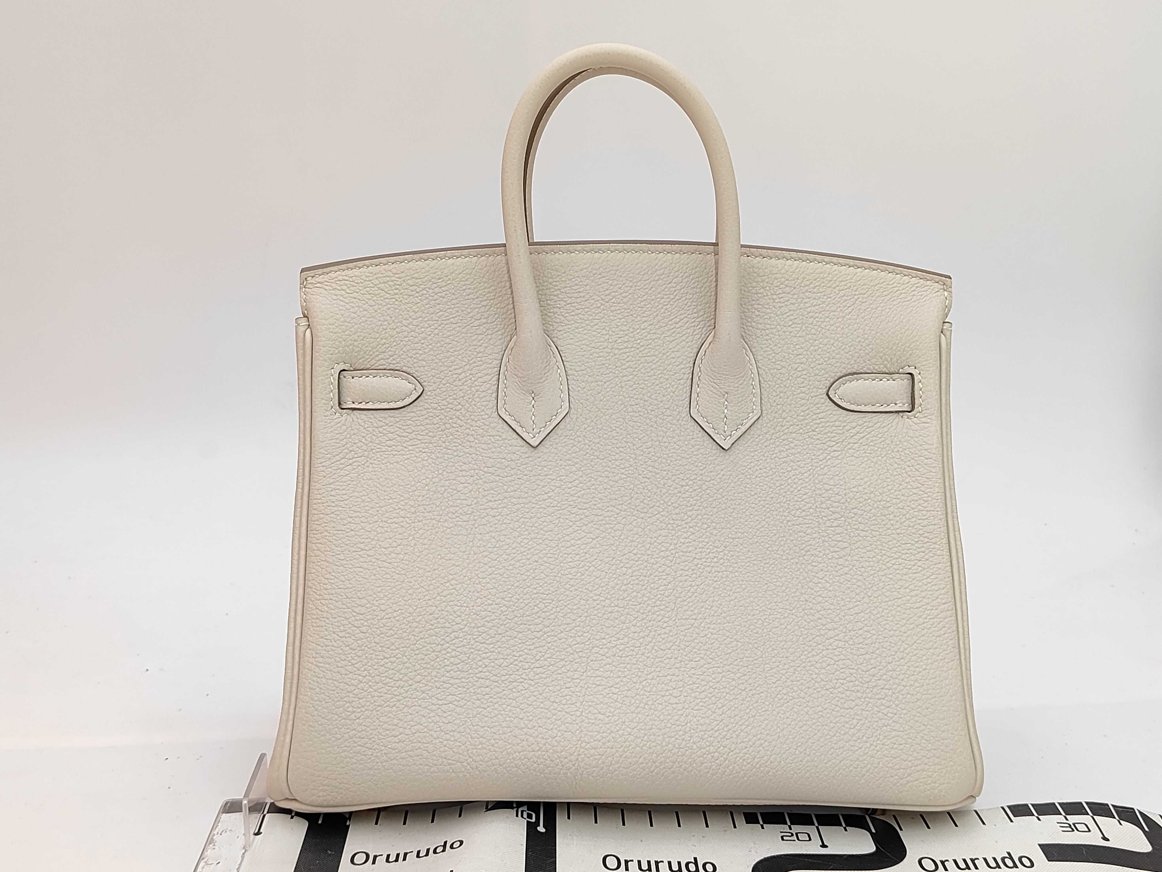 Birkin 25 Togo Leather, Craie, Gold Hardware, K Stamp Handbag — view 2