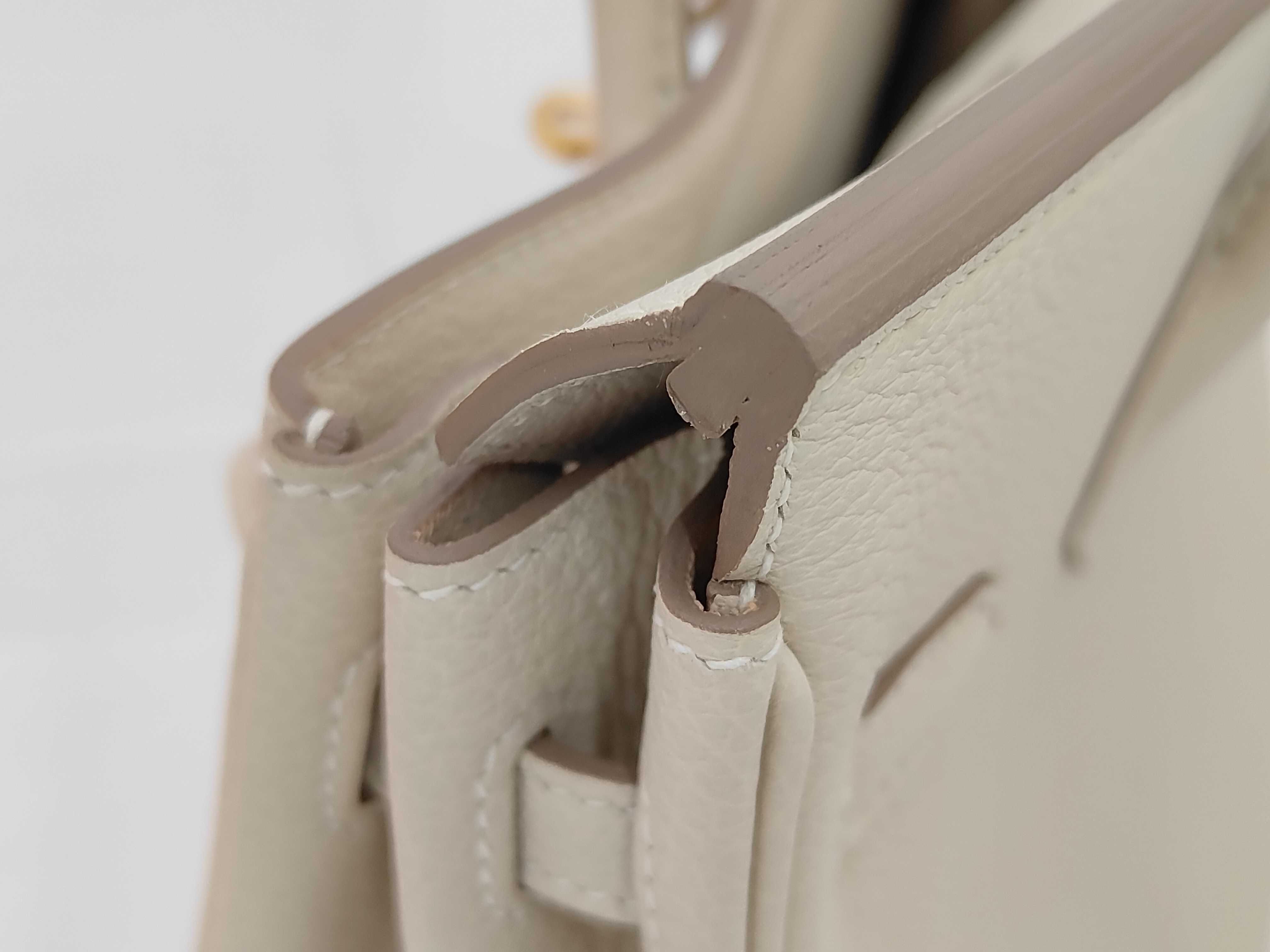 Birkin 25 Togo Leather, Craie, Gold Hardware, K Stamp Handbag — view 14
