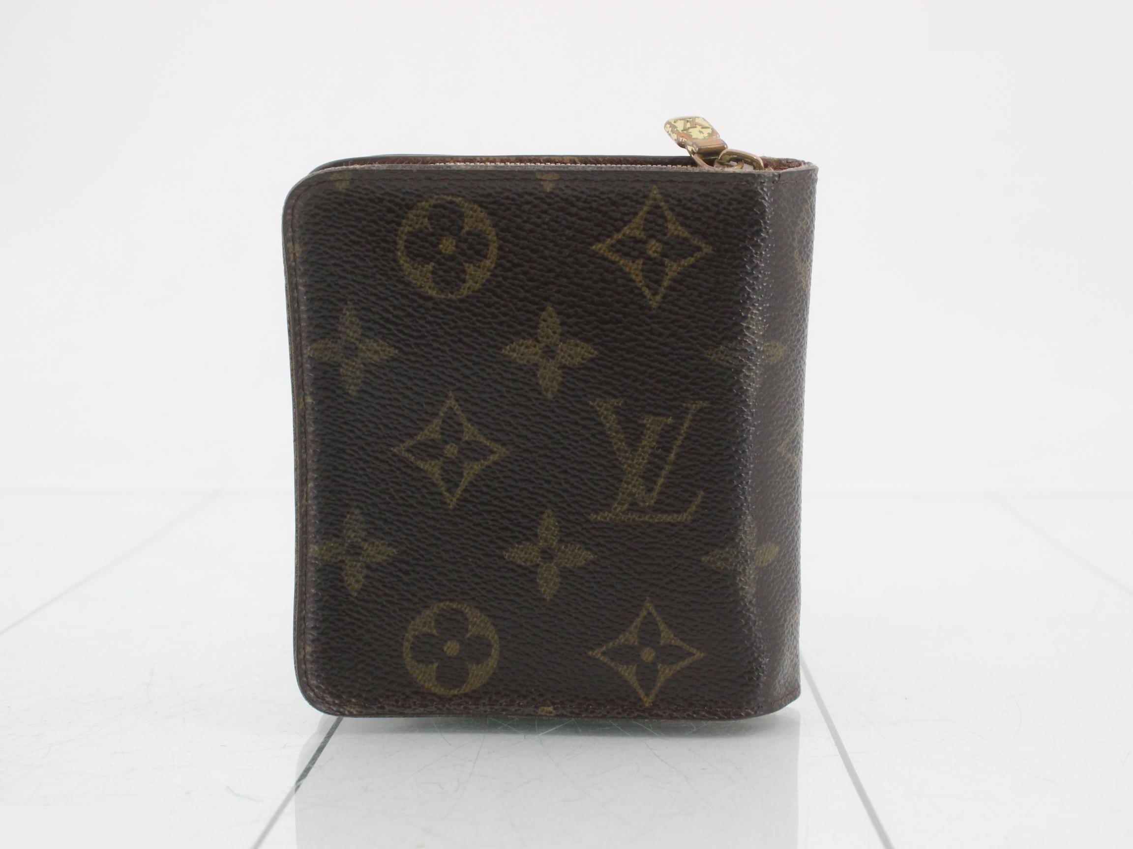 M61667 Compact Zip — view 2