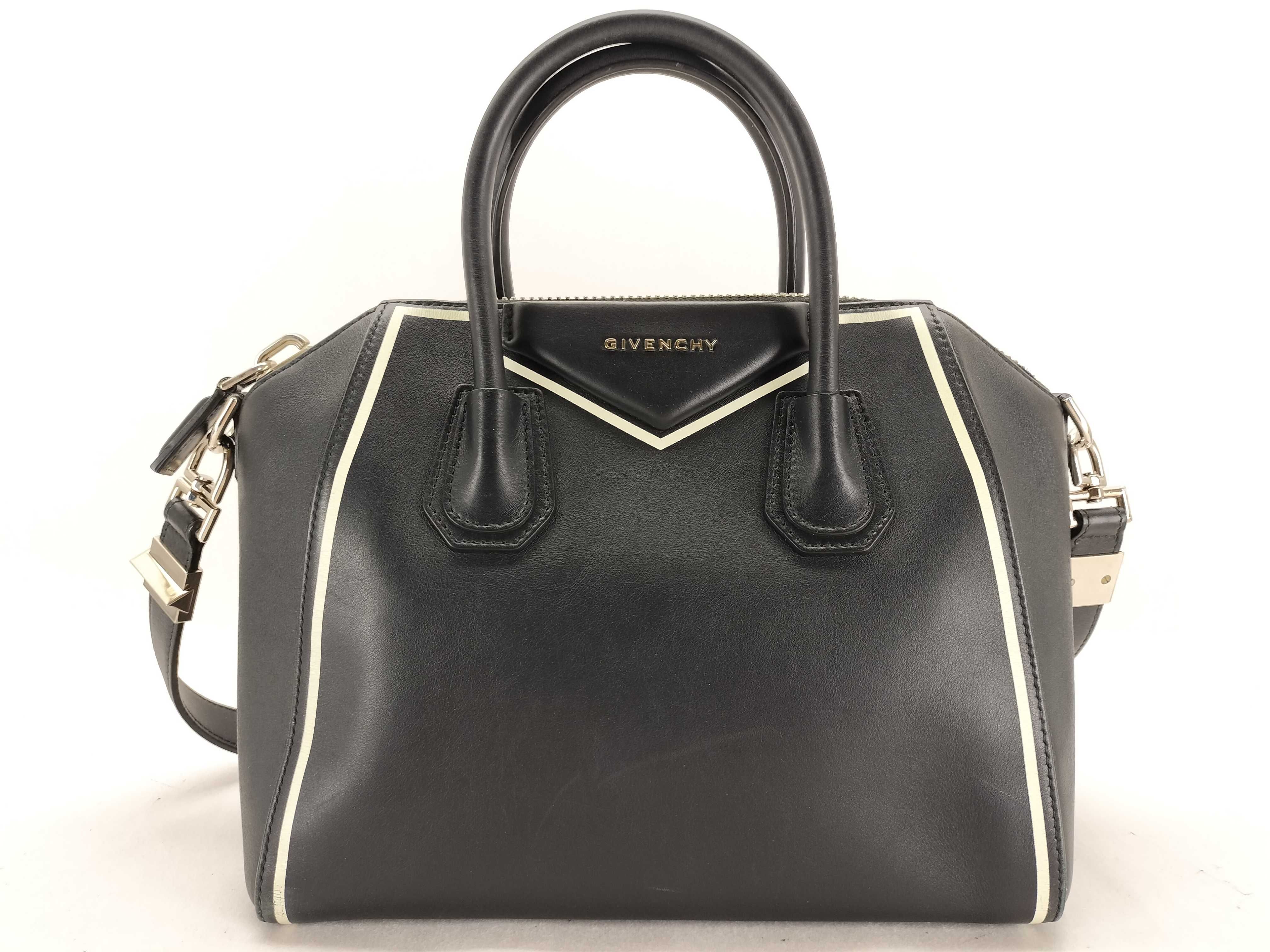 Antigona Shoulder Bag Handbag