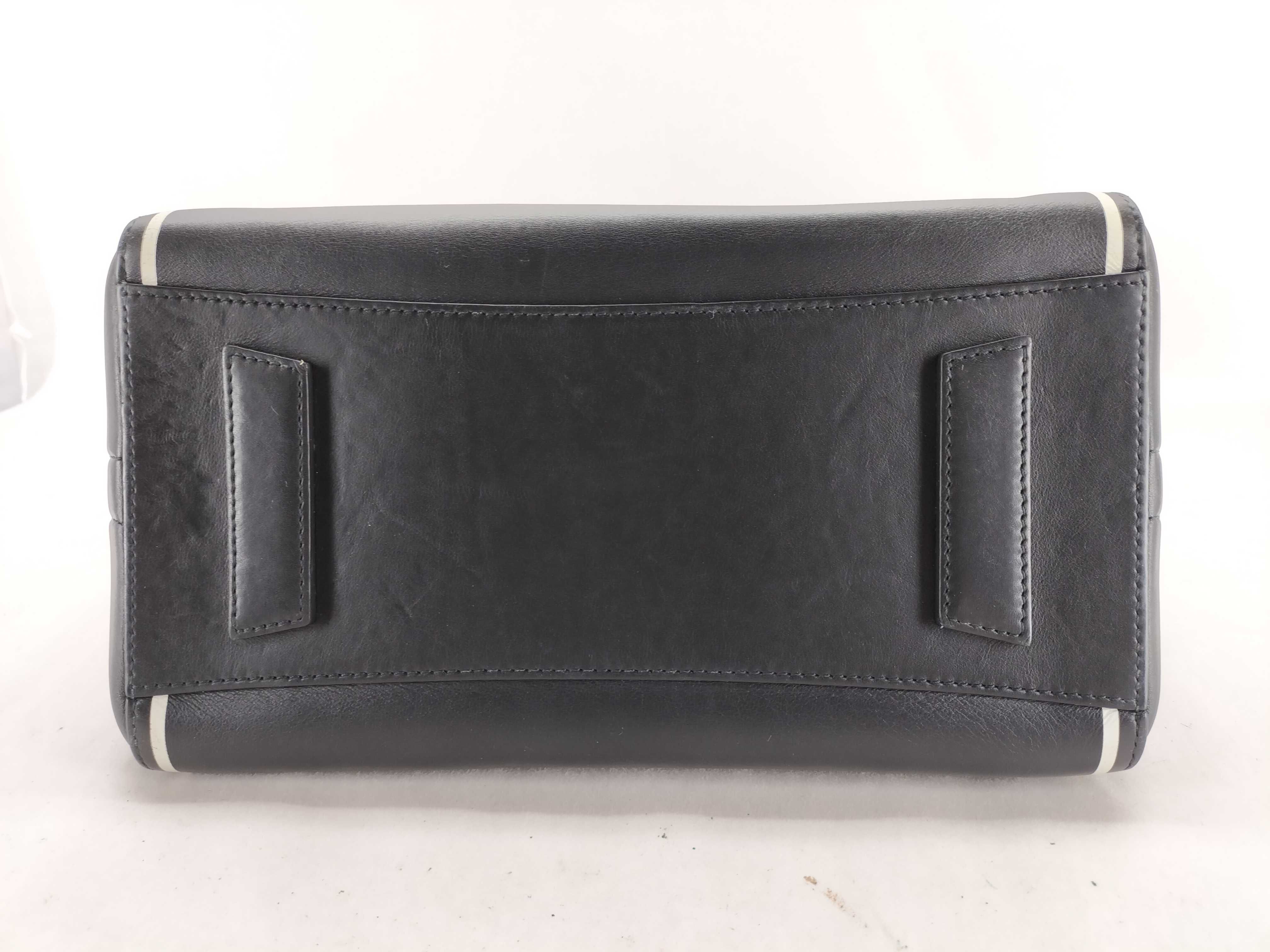 Antigona Shoulder Bag Handbag — view 8