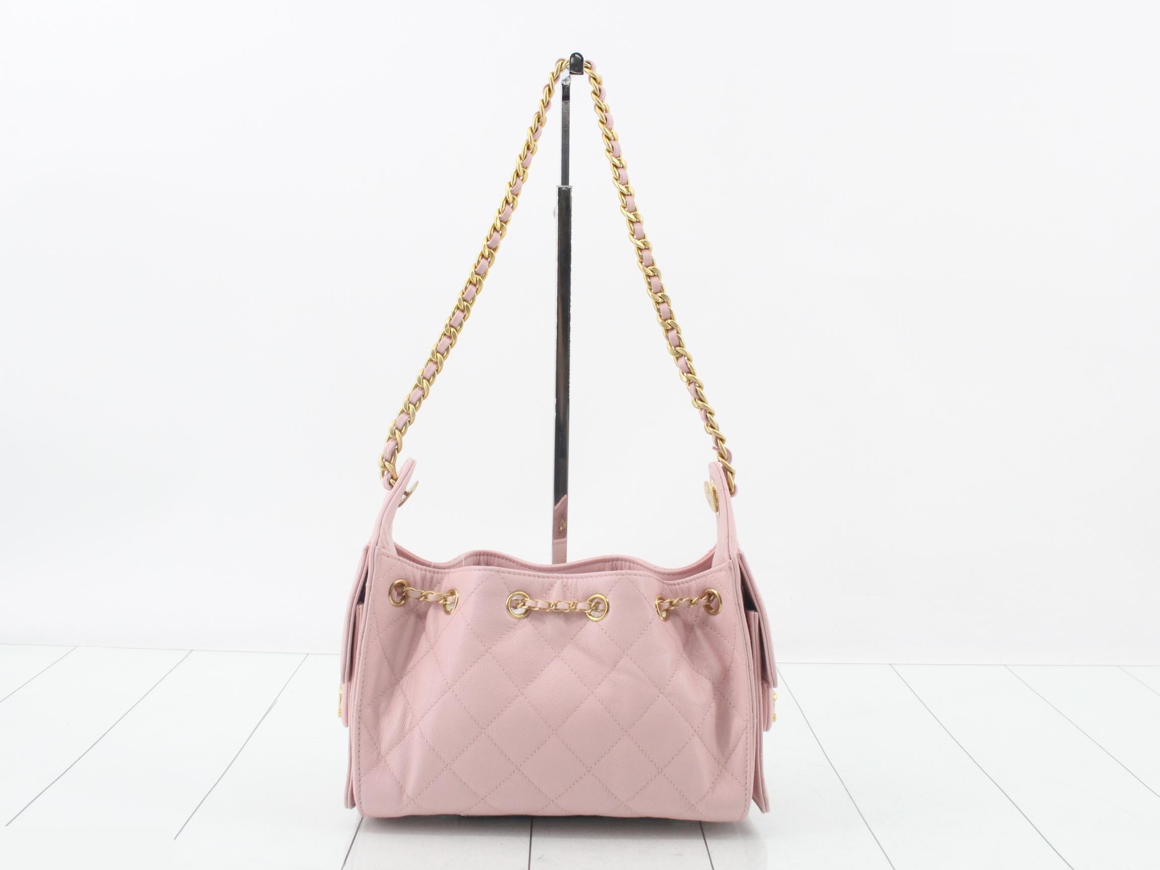 Caviar skin chain shoulder bag with plate — view 2