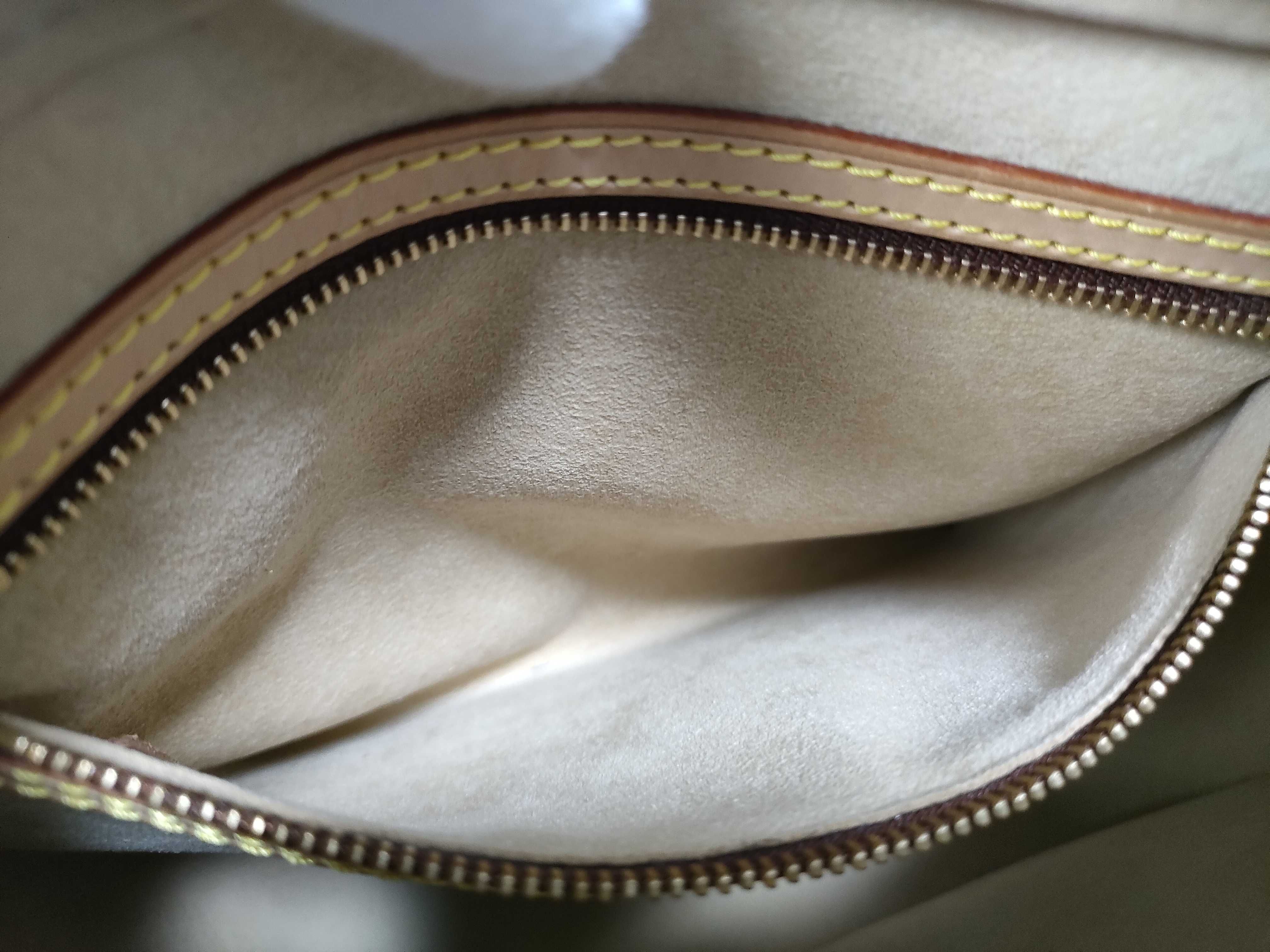 Monogram Looping MM FL0042 One-Shoulder Bag — view 15