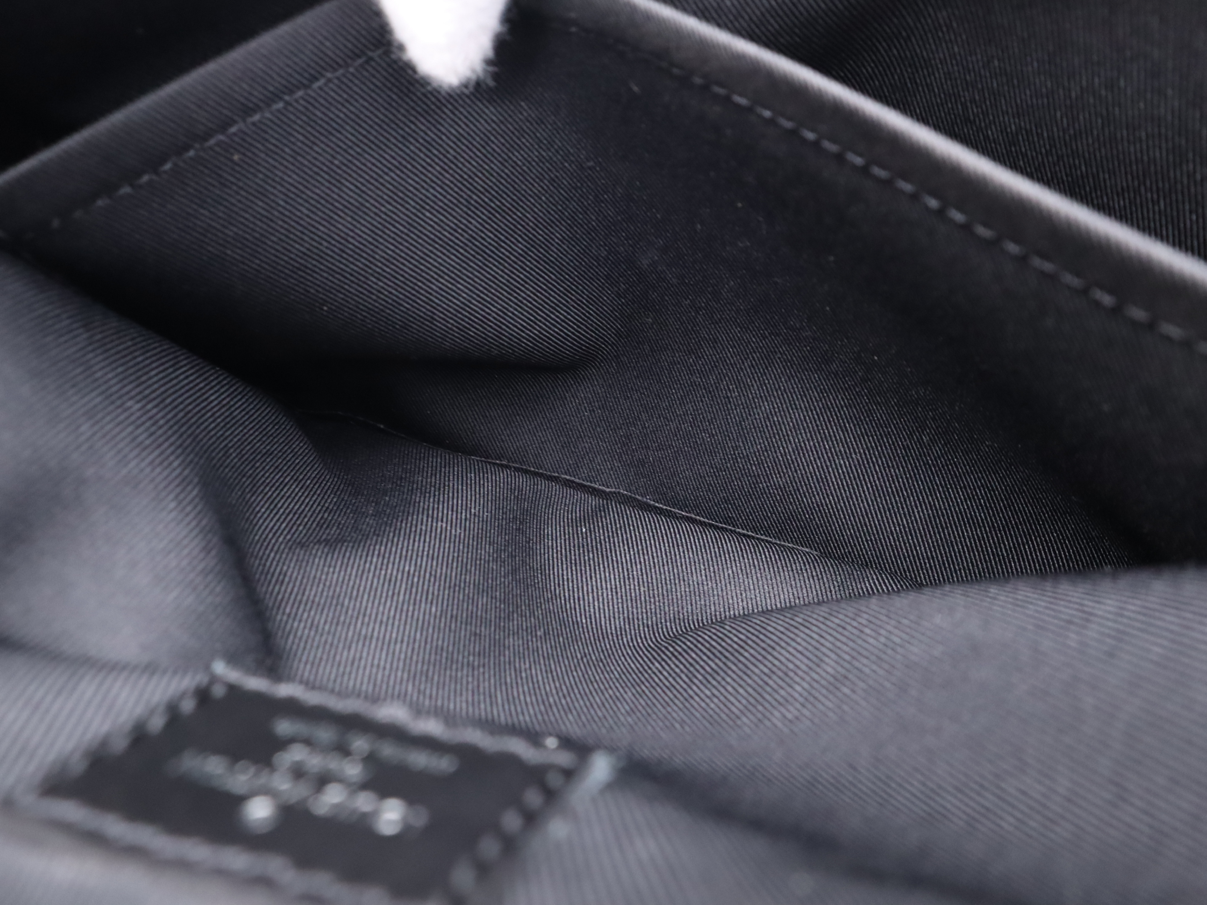 N42710 Graphite District PM NV3 Shoulder Bag with Dust Bag, RFID Tested. — view 11