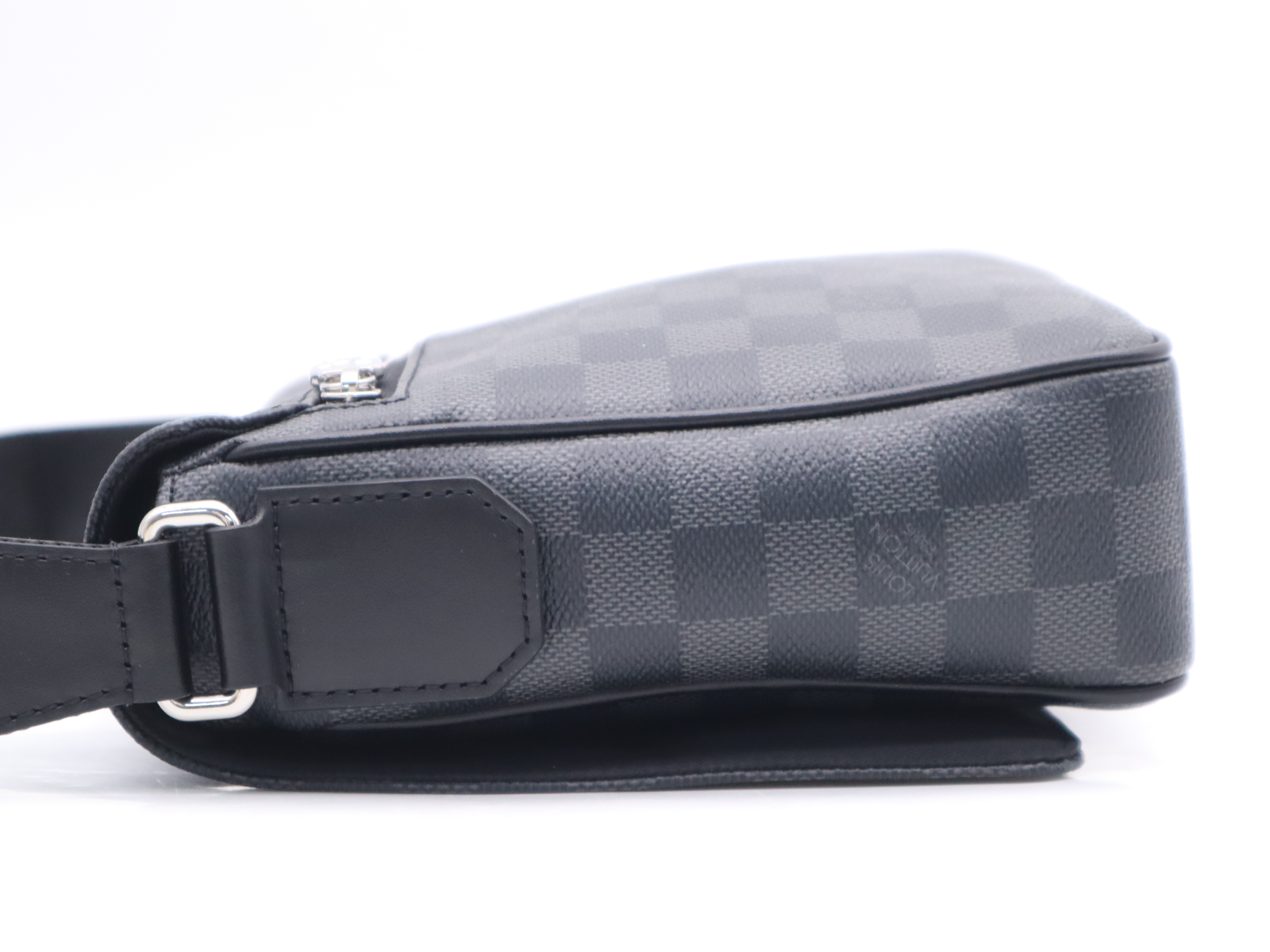 N42710 Graphite District PM NV3 Shoulder Bag with Dust Bag, RFID Tested. — view 3