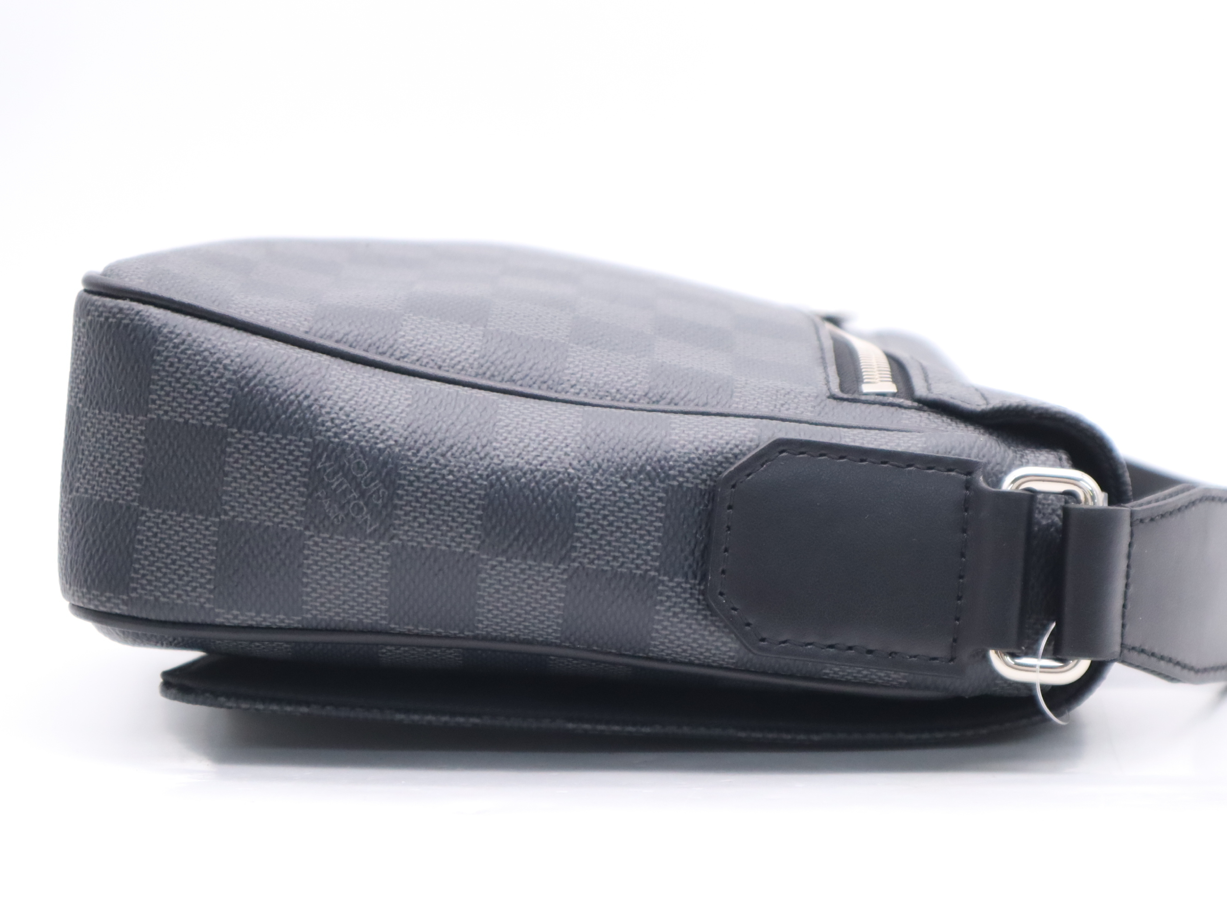 N42710 Graphite District PM NV3 Shoulder Bag with Dust Bag, RFID Tested. — view 5
